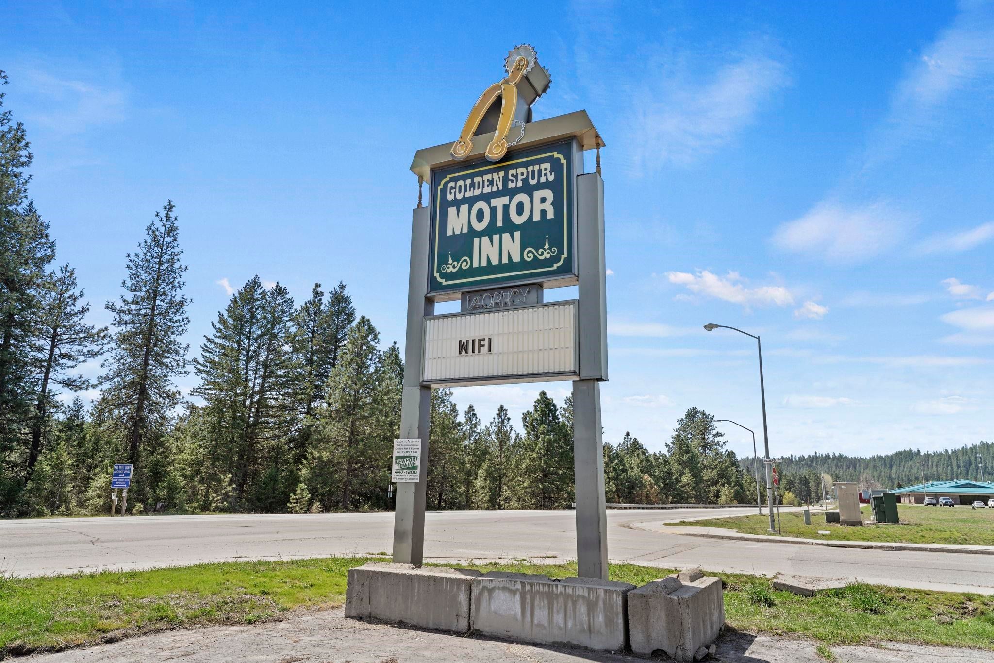 924 W Highway 2 Hwy — photo