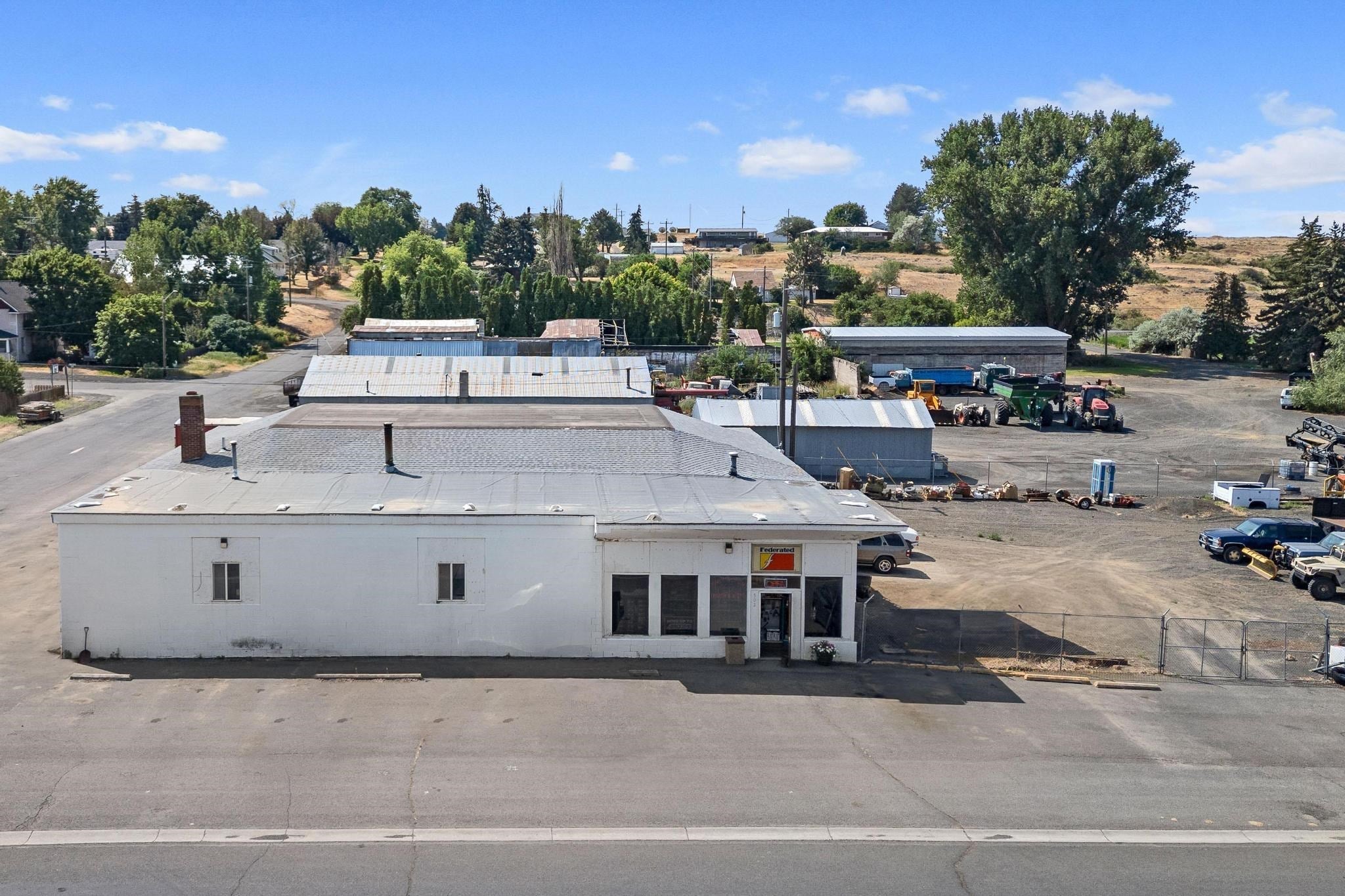 502 W Main St — photo