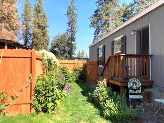 5 Columbia Dr — photo