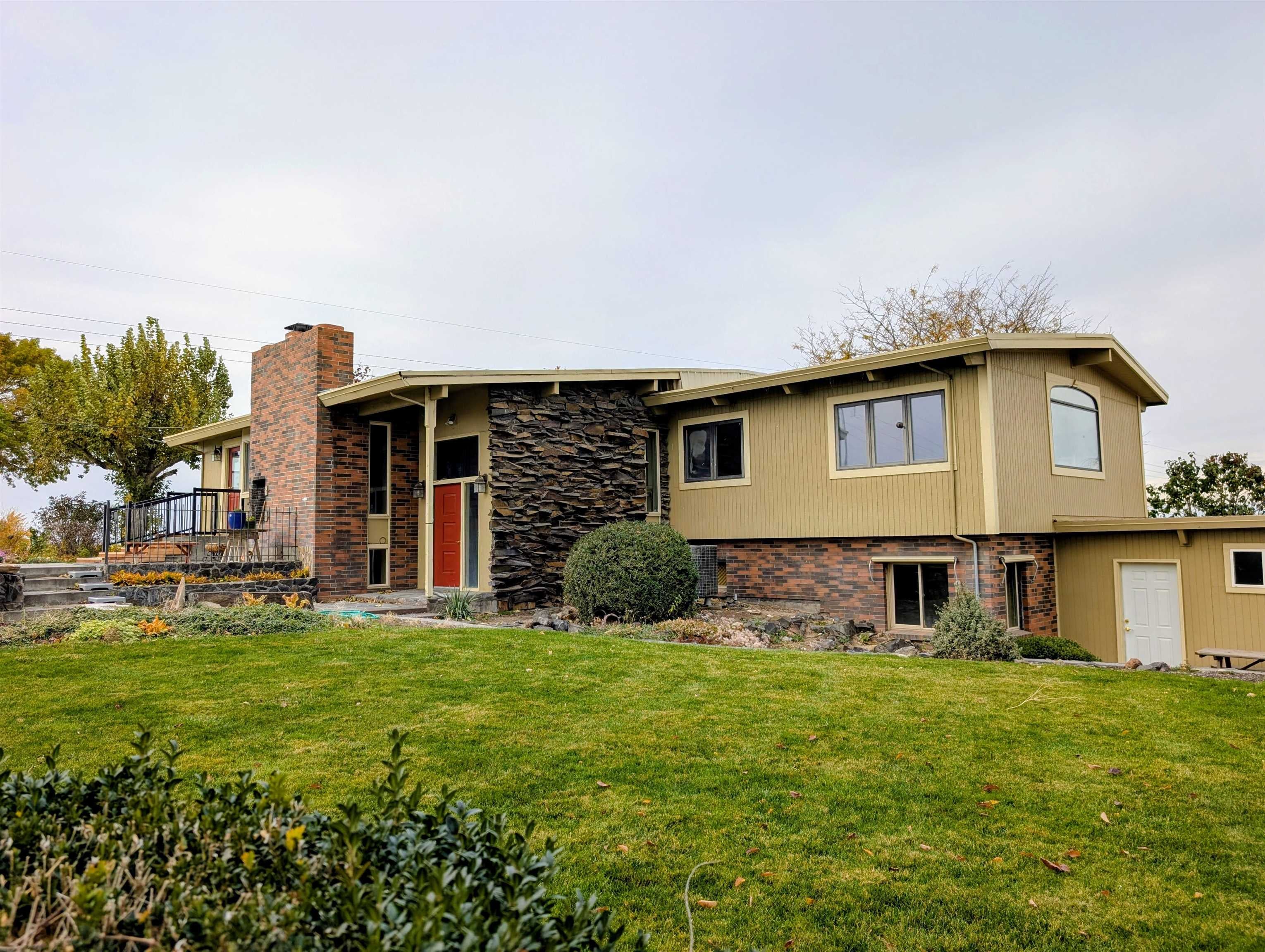 2175 W McManamon Rd — photo