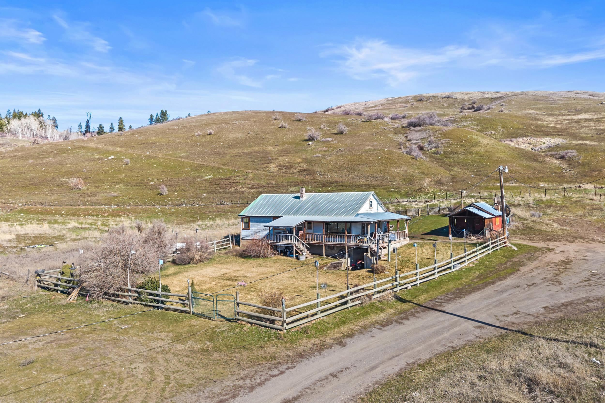 3031 Hall Creek Rd — photo