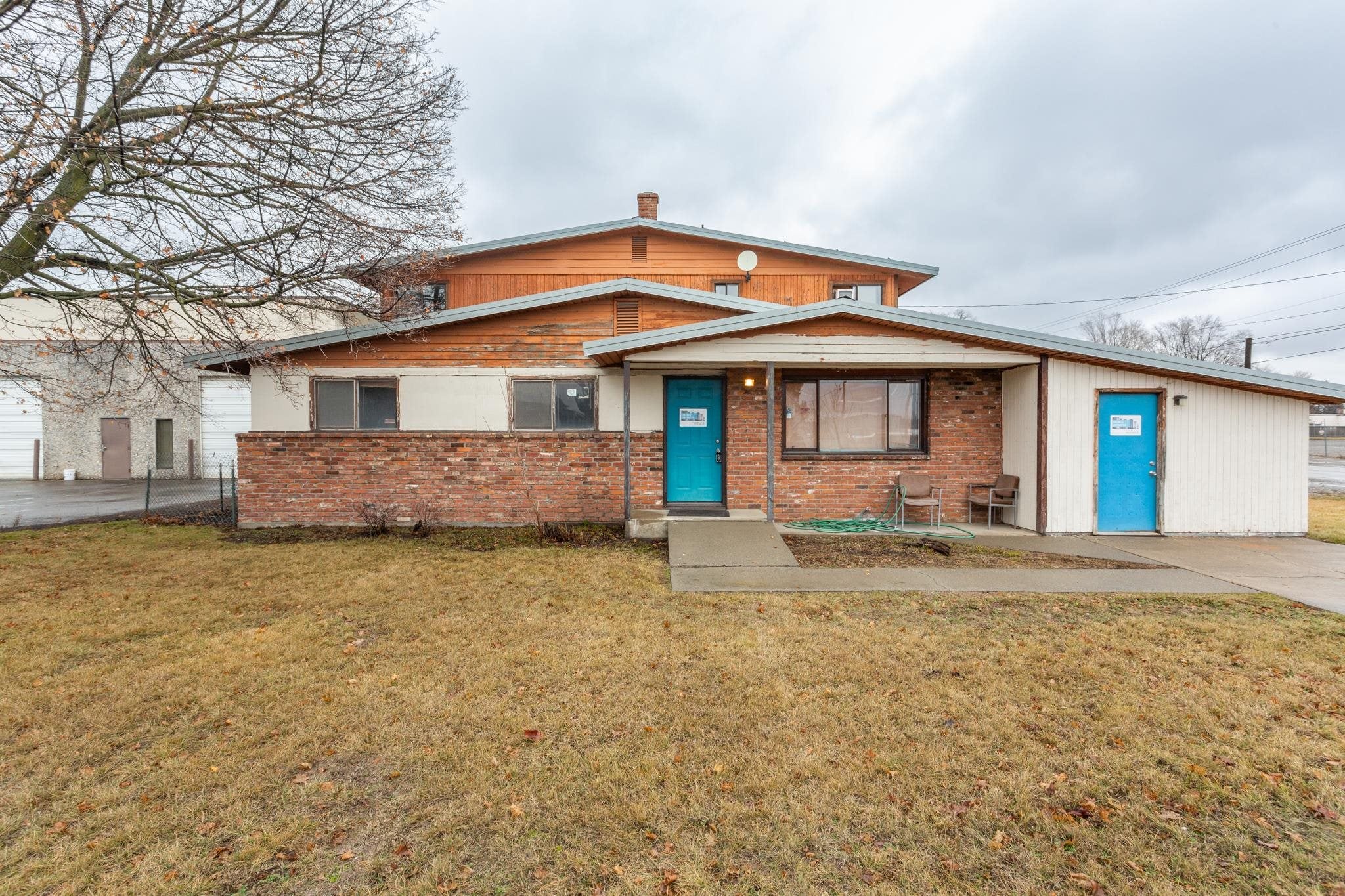 10623 E Montgomery Ave — photo