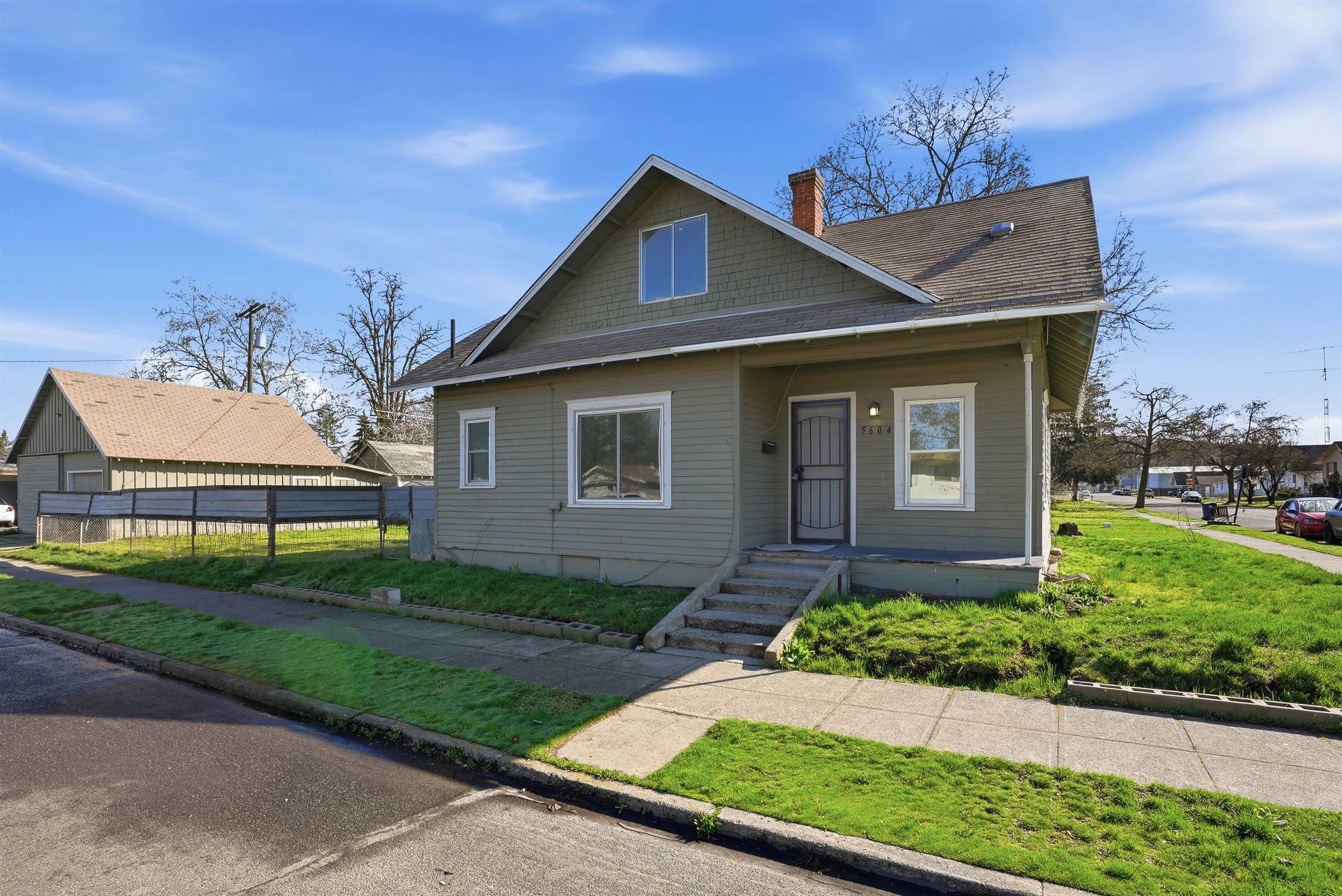 5604 N Regal St — photo