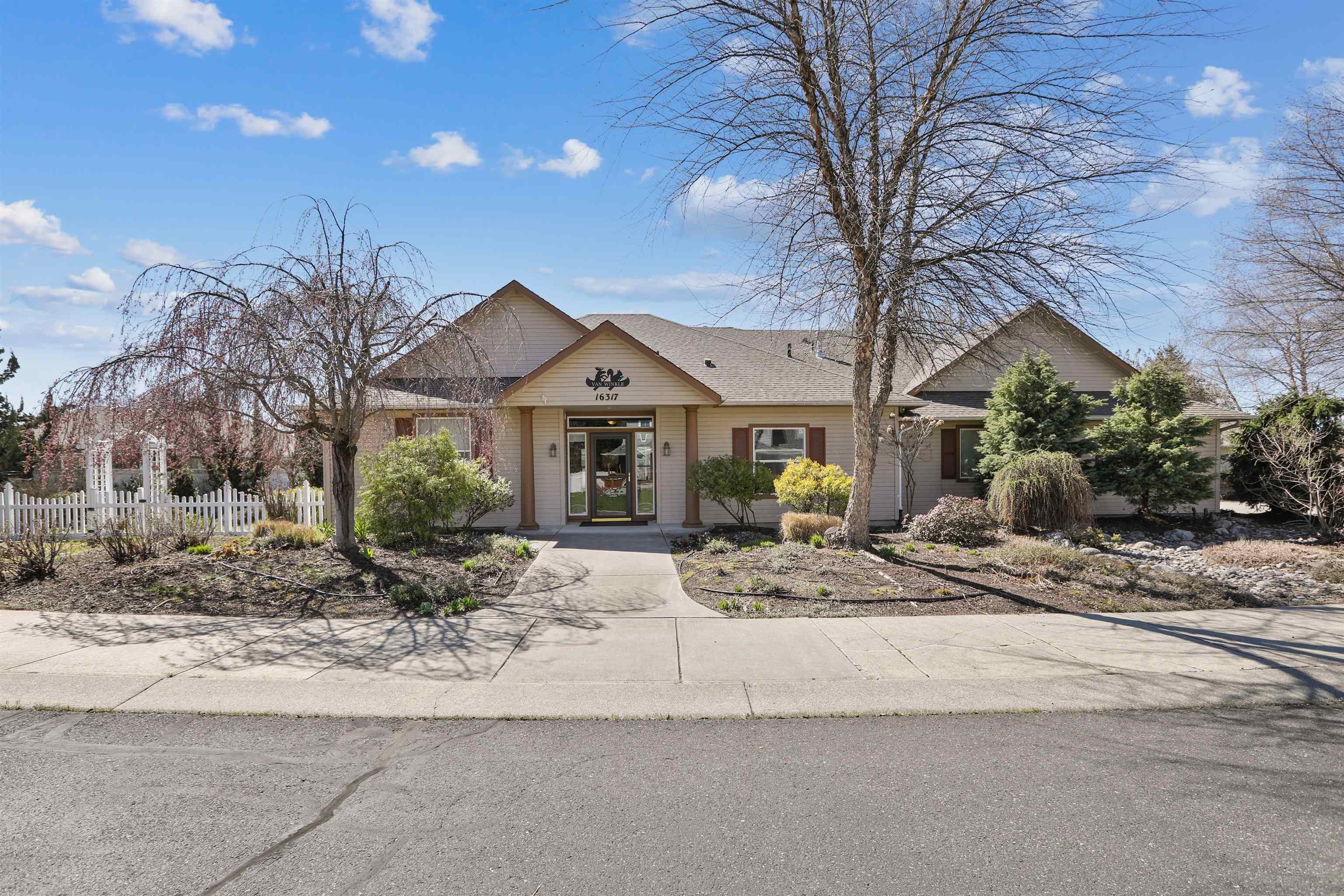 16317 N McKinnon Ln — photo