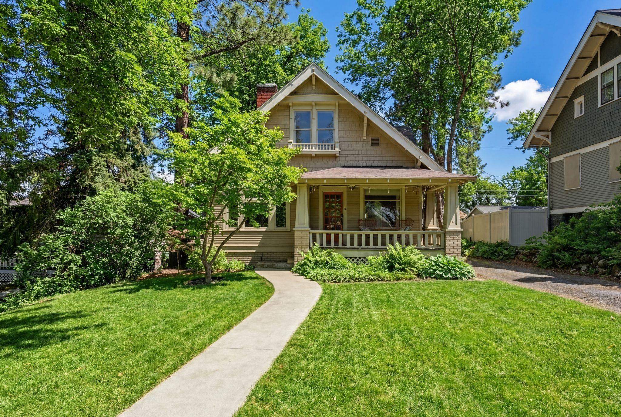 2435 E North Altamont Blvd — photo