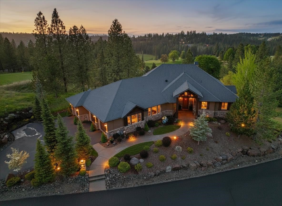 2415 E Hangman Creek Ln — photo