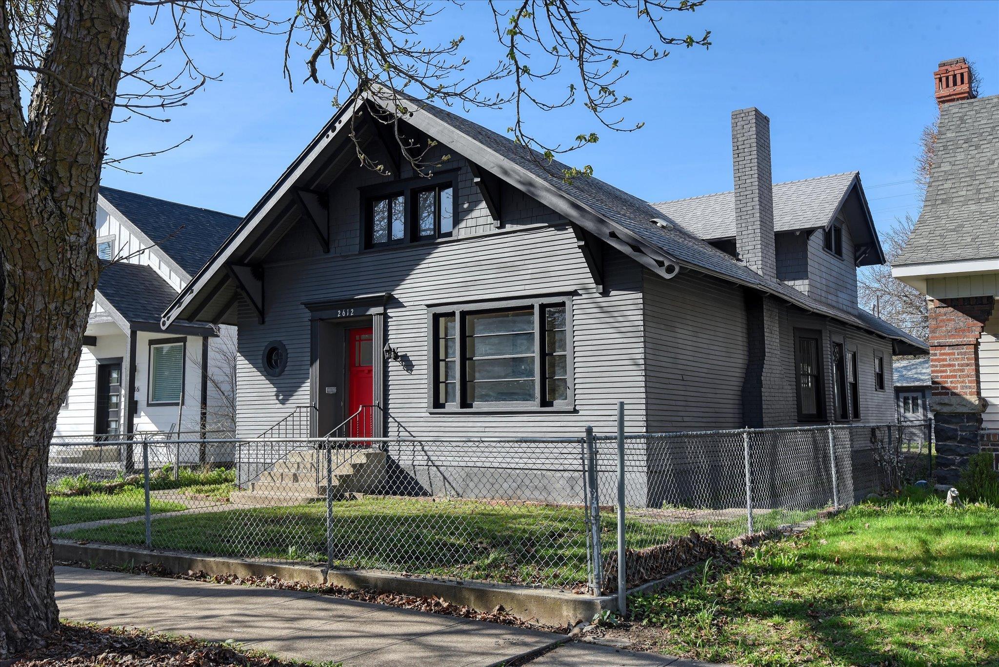2612 W Gardner Ave — photo