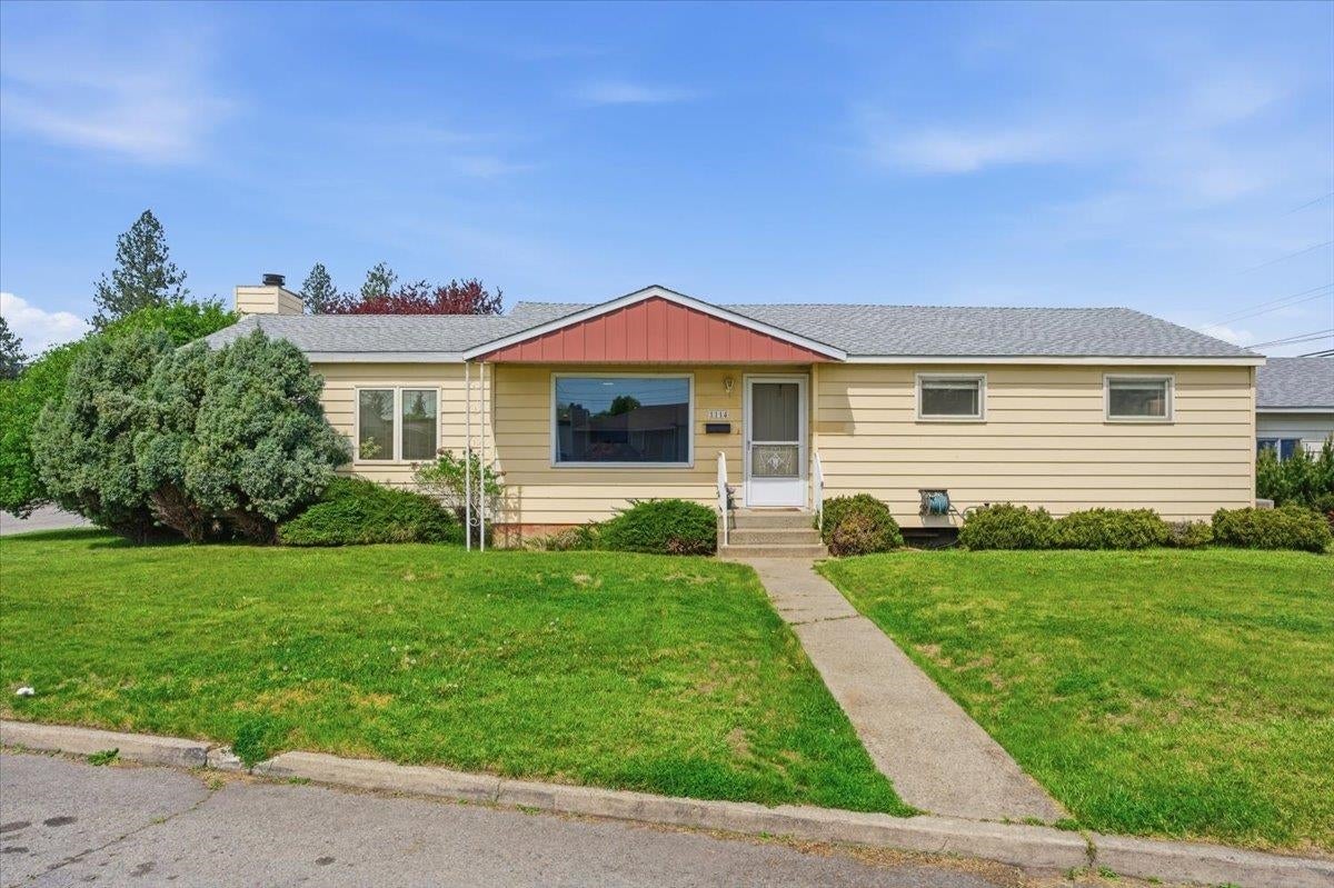 1114 W Rosewood Pl — photo