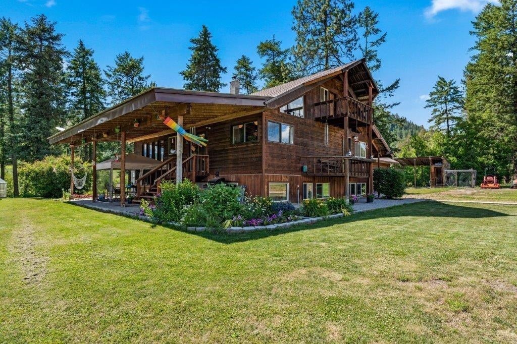2447 Pierre Lake Rd — photo