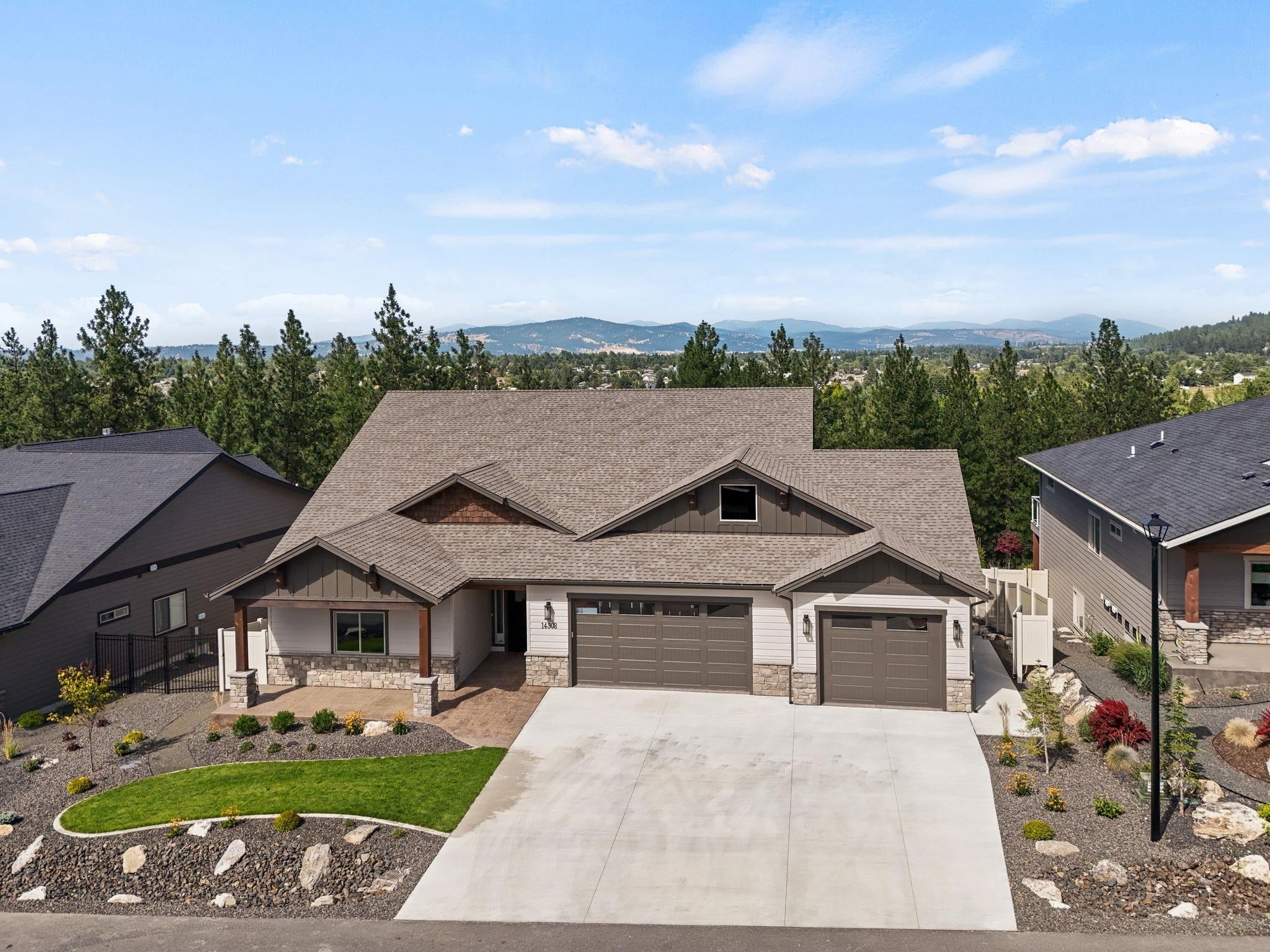 14303 E 39th Ln — photo