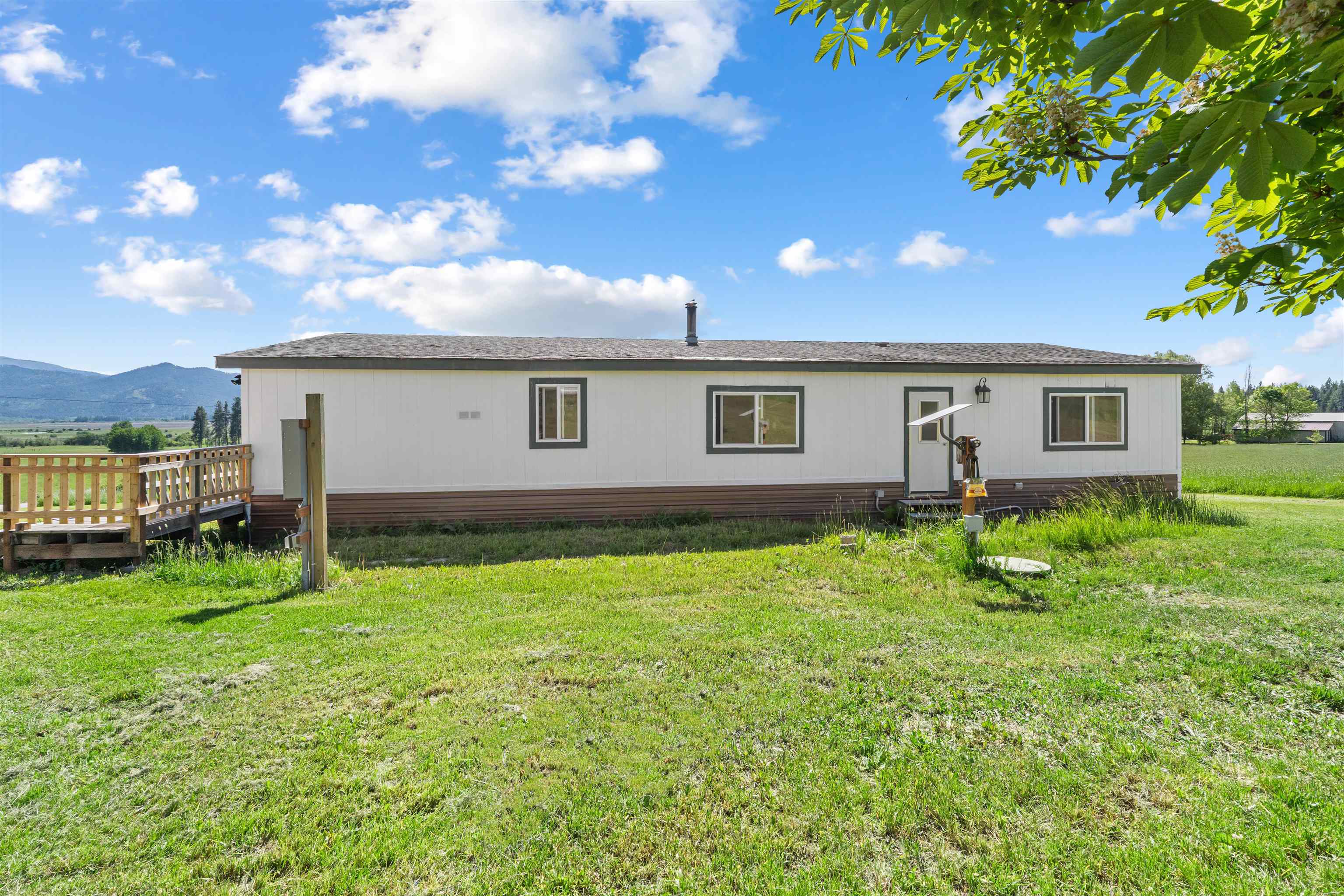 18591 Westside Calispel Rd — photo