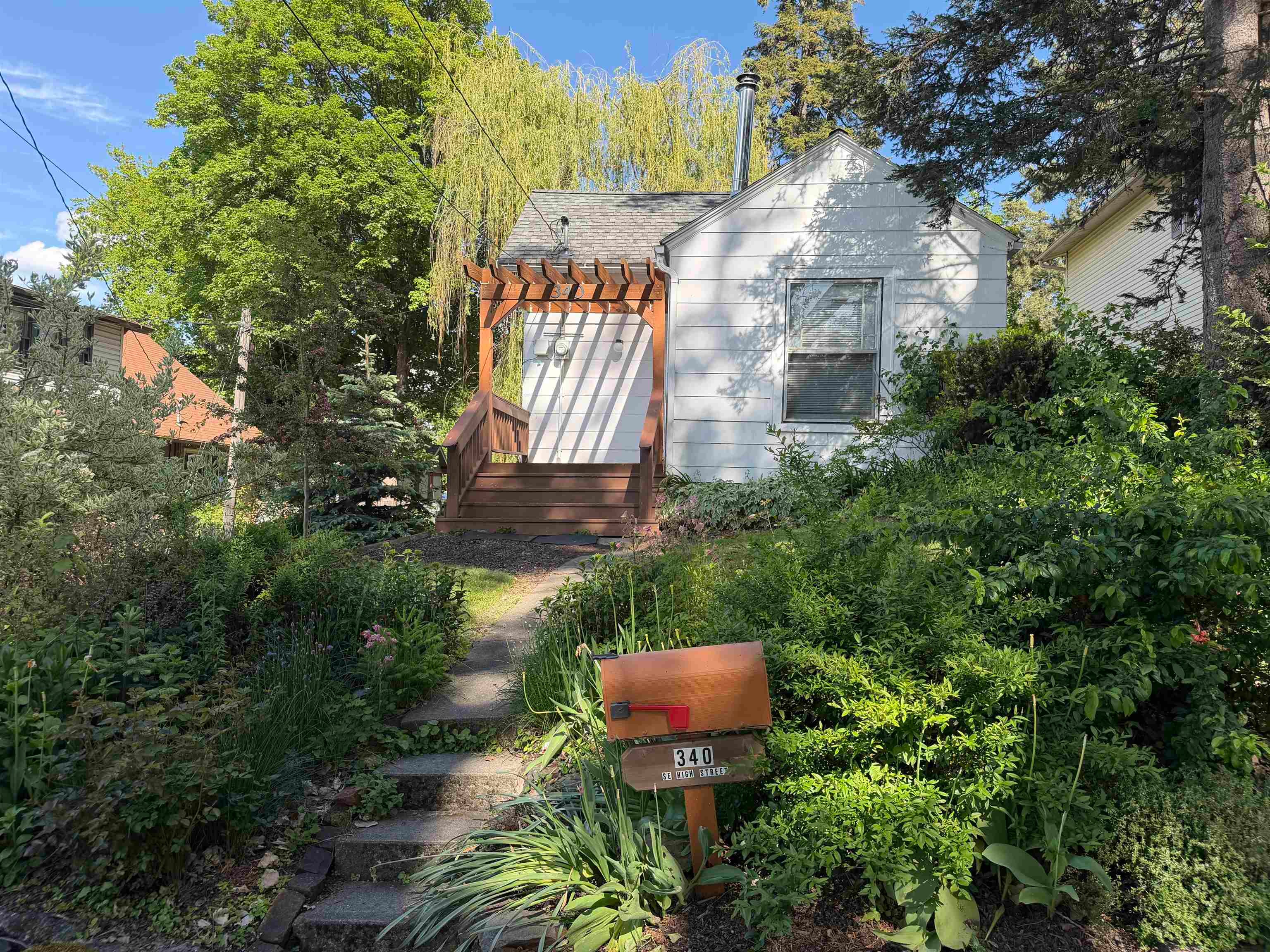 340 SE High St — photo