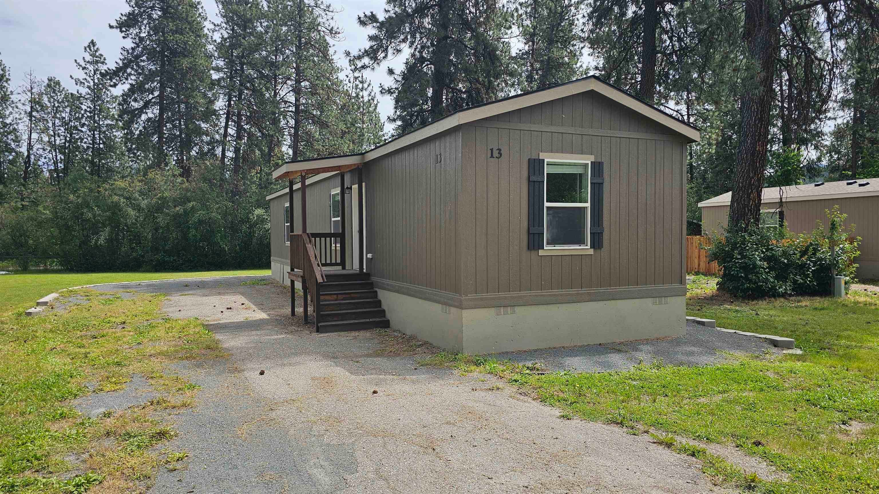 5 Columbia Dr — photo