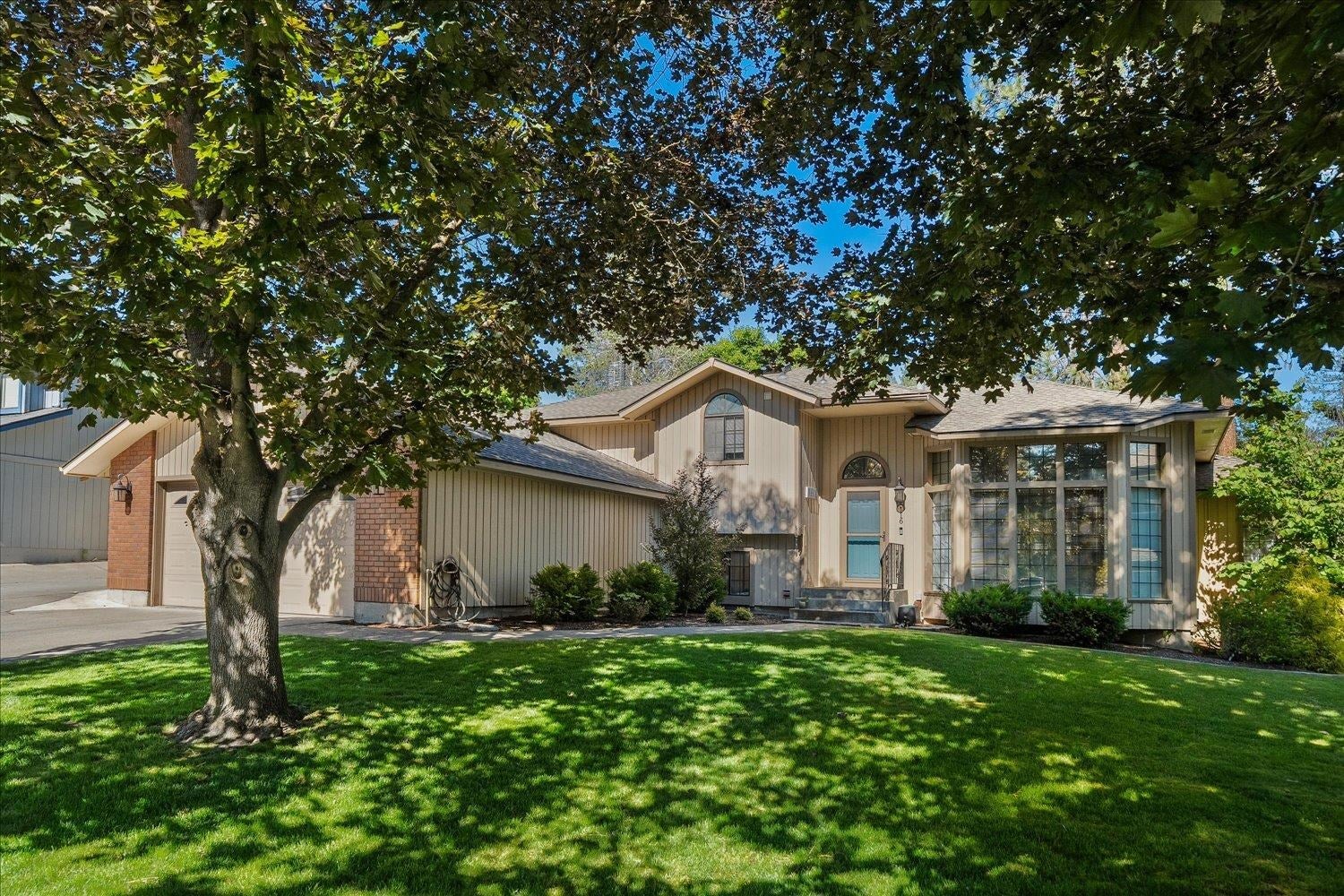 5116 W Ridgecrest Dr — photo
