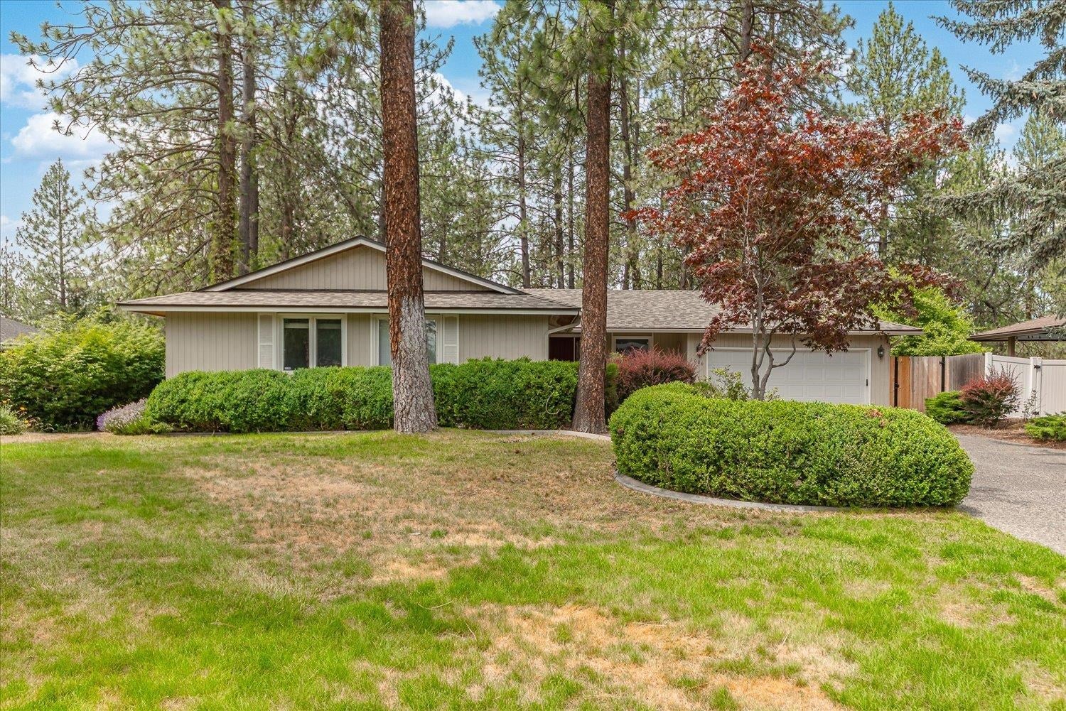 1006 W Bellwood Dr — photo