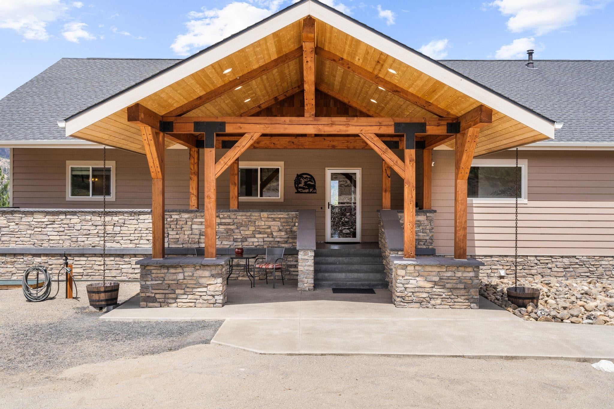 21413 W South Bank Rd — photo