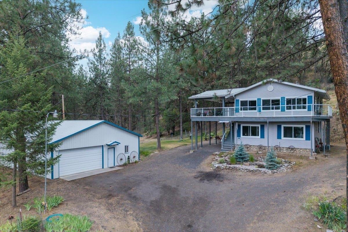 42049 Porcupine Bay N Rd — photo