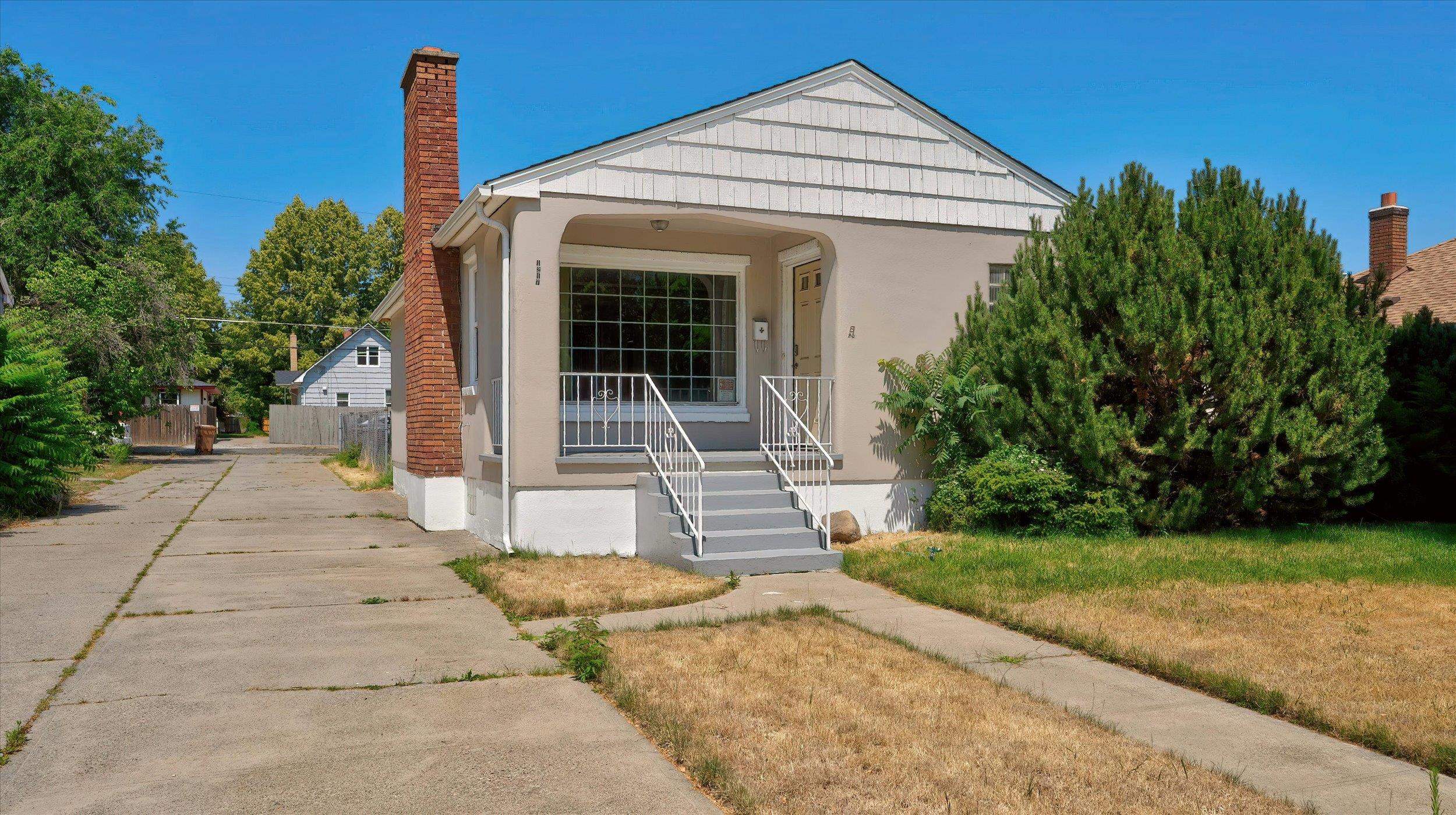 1217 E Mission Ave — photo