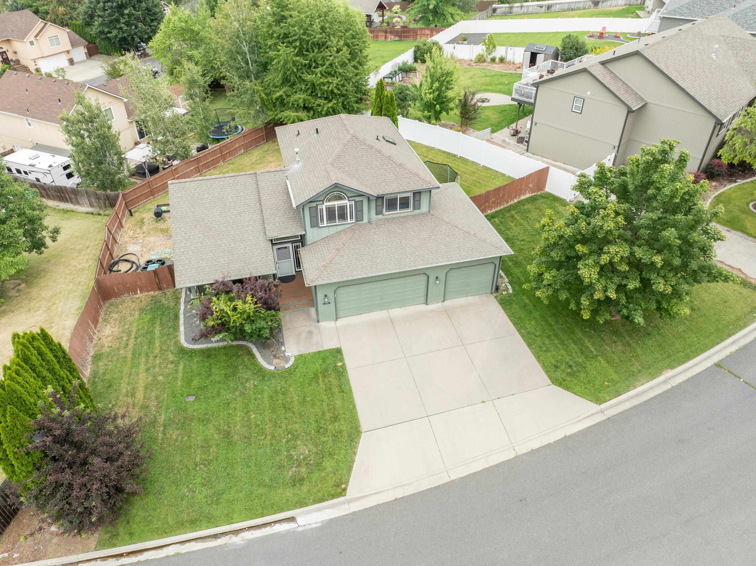 18105 E Crescent Dr — photo
