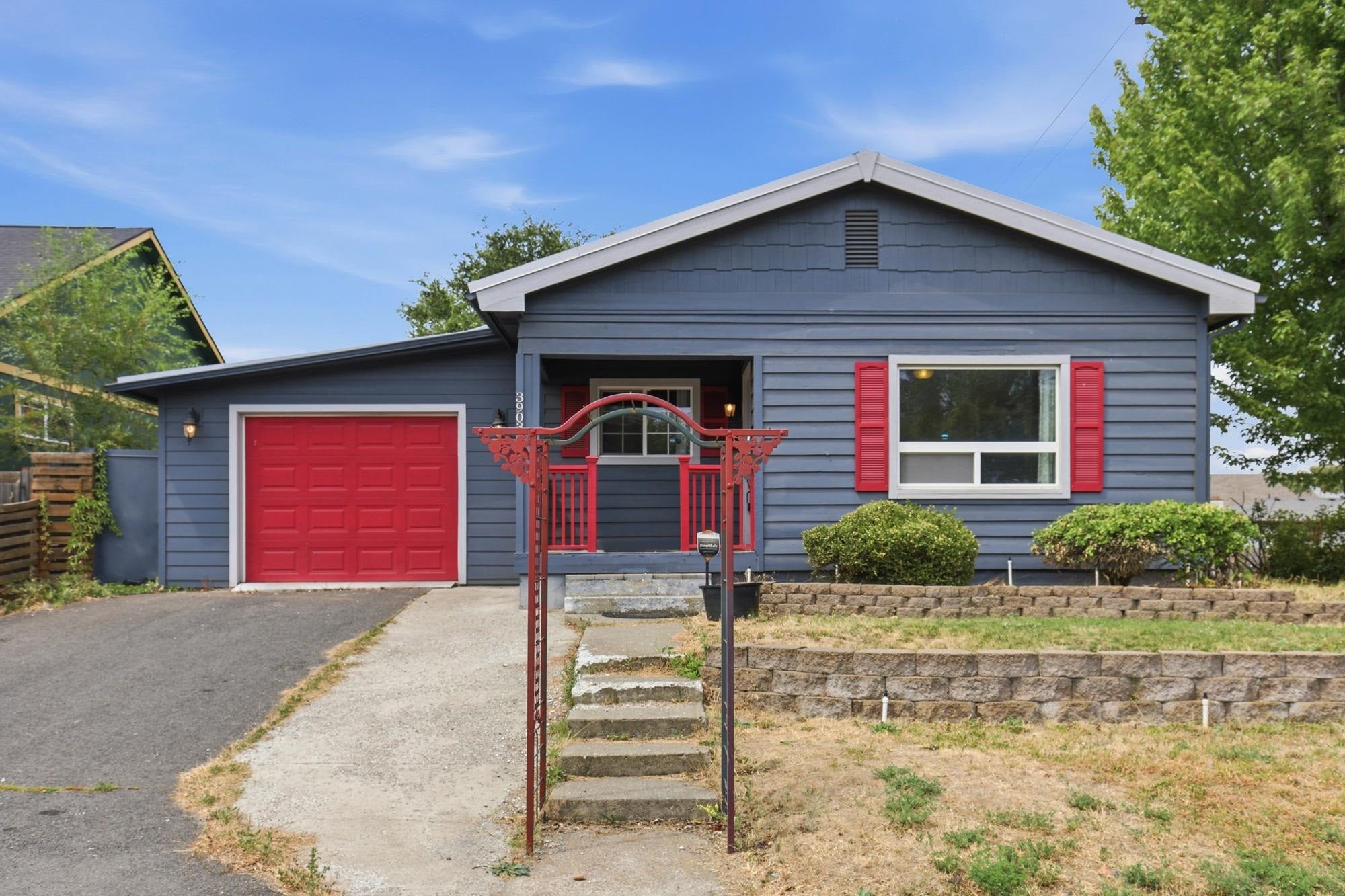 3903 N Helena St — photo