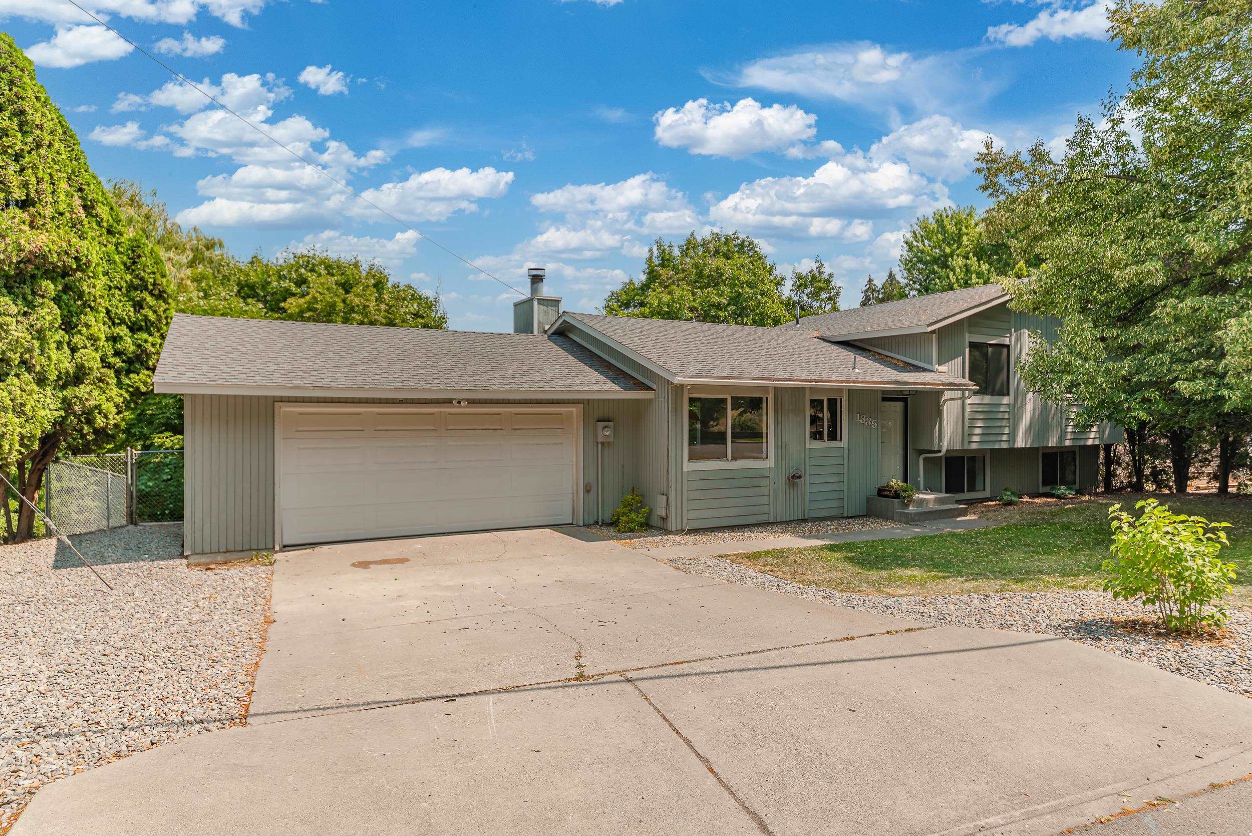 1335 S Ben Burr Blvd — photo