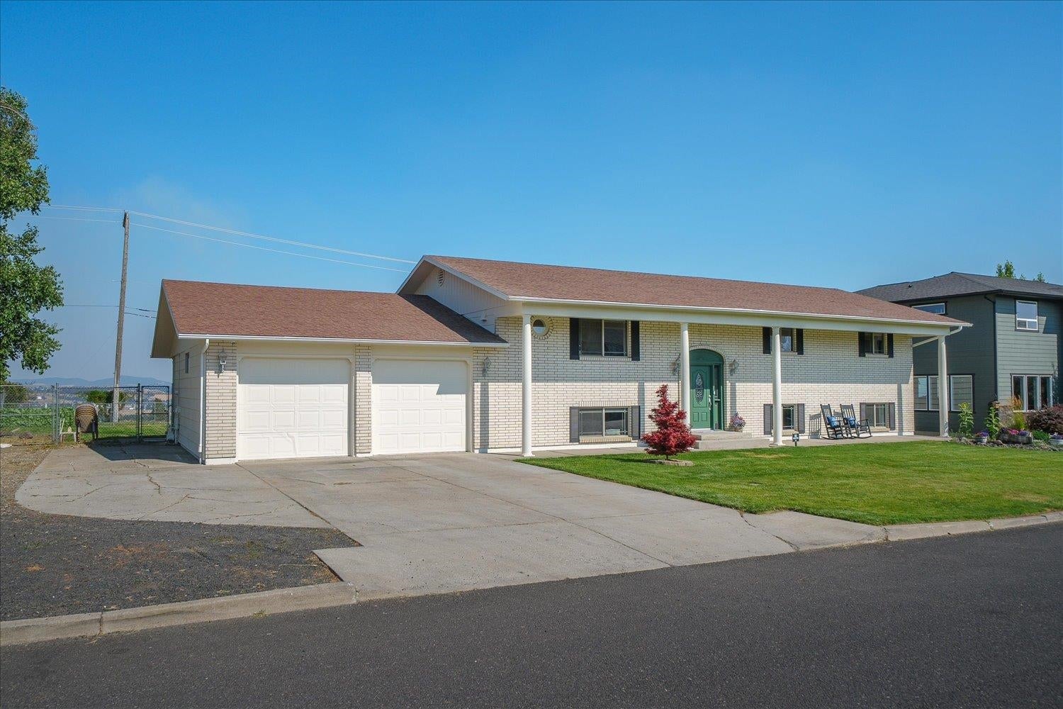8116 N N Panorama Dr — photo