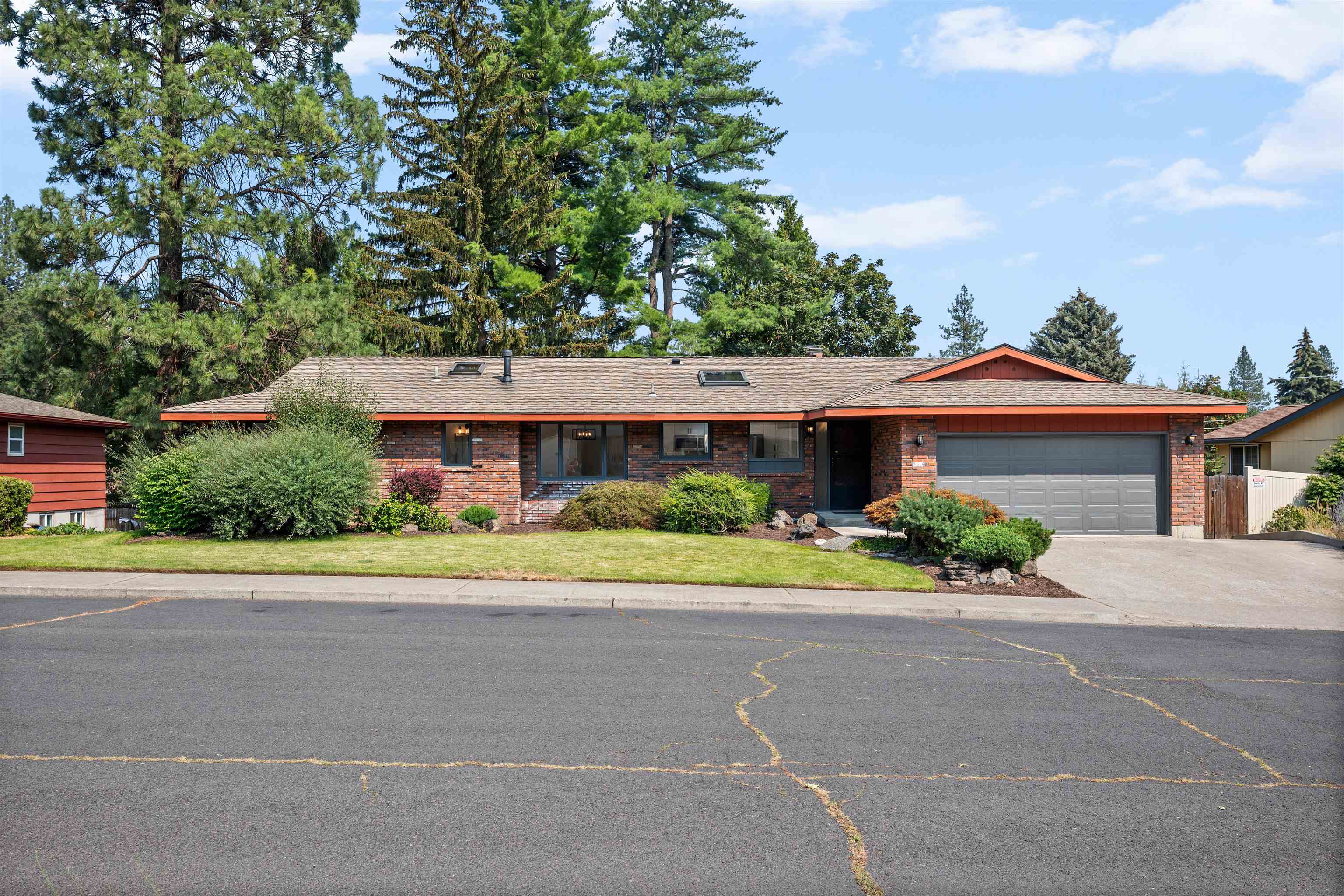 7118 N Winston Dr — photo