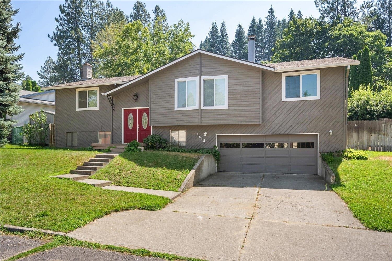 8418 N General Grant Way — photo