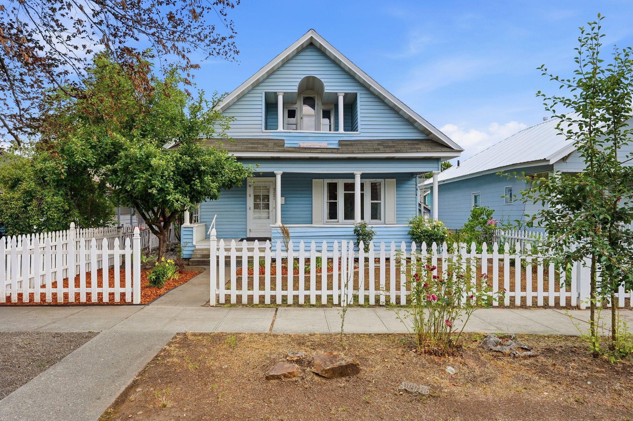 2420 W Maxwell Ave — photo