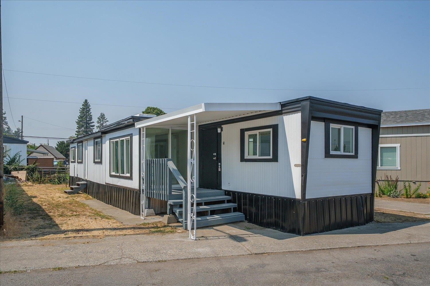 205 S Park Dr — photo