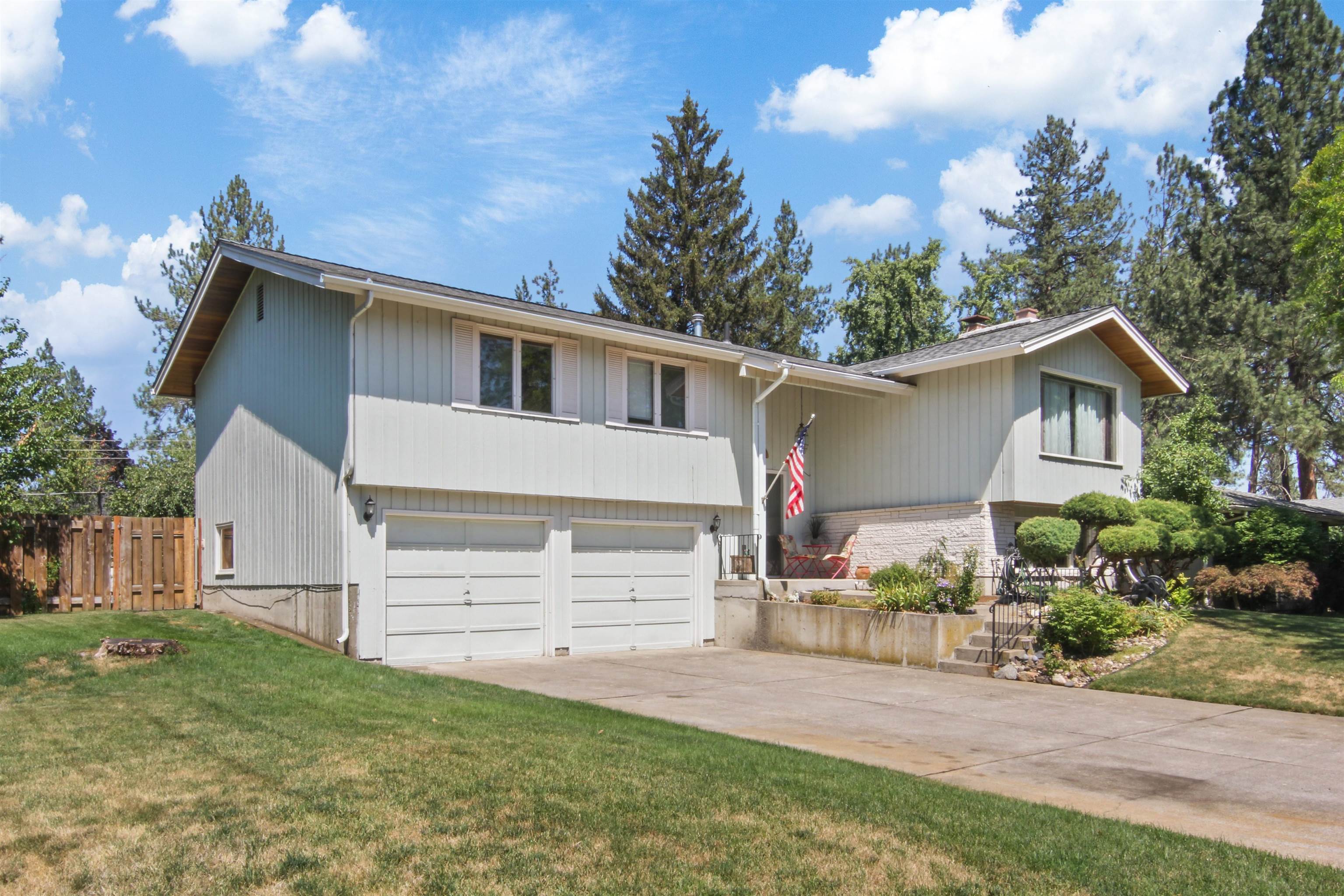 25 E Salmon Ave — photo