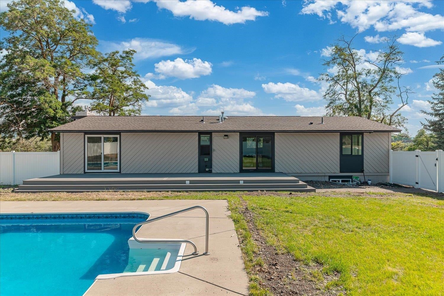3425 E Upriver Dr — photo