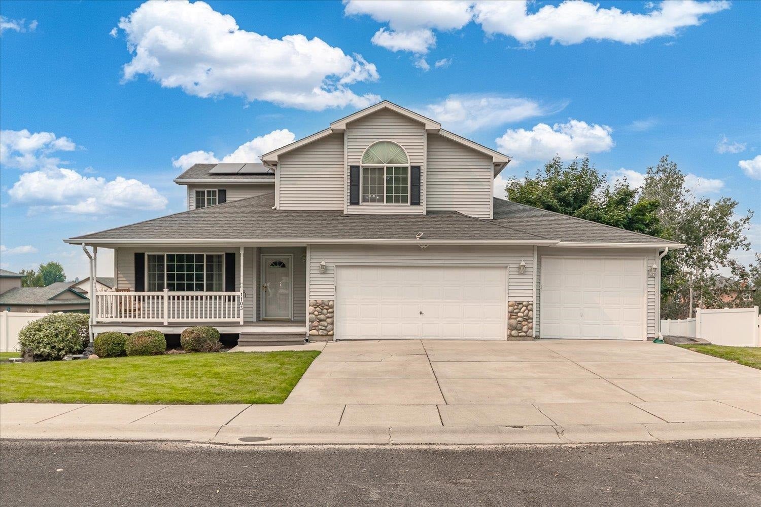 1103 N Fox Ridge Rd — photo