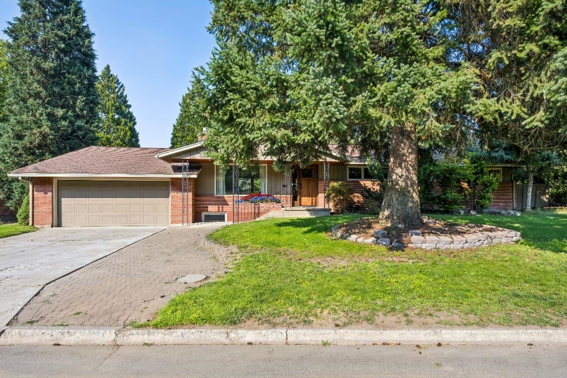 10416 N College Cir — photo