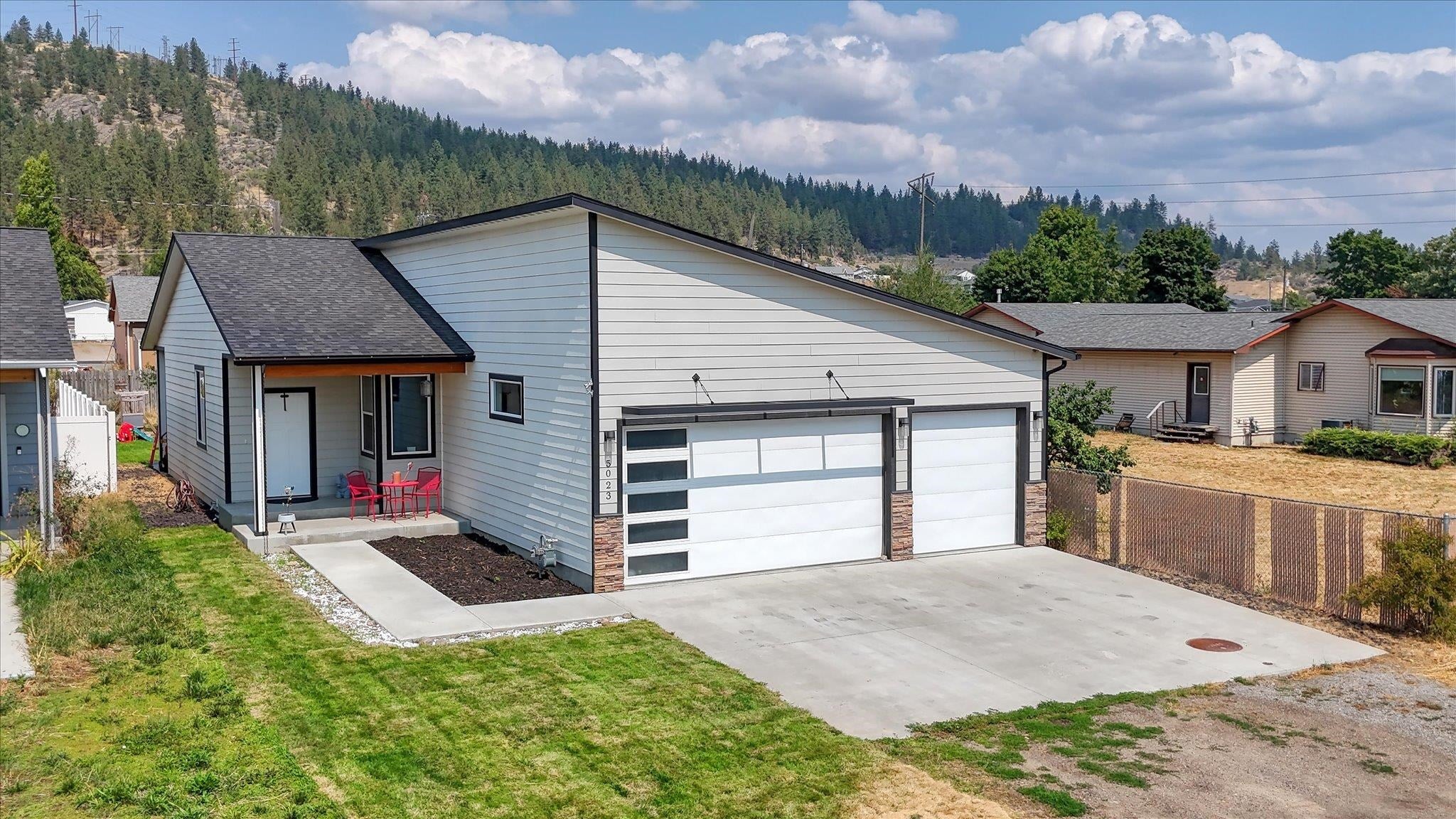 5023 E Grace Ave — photo