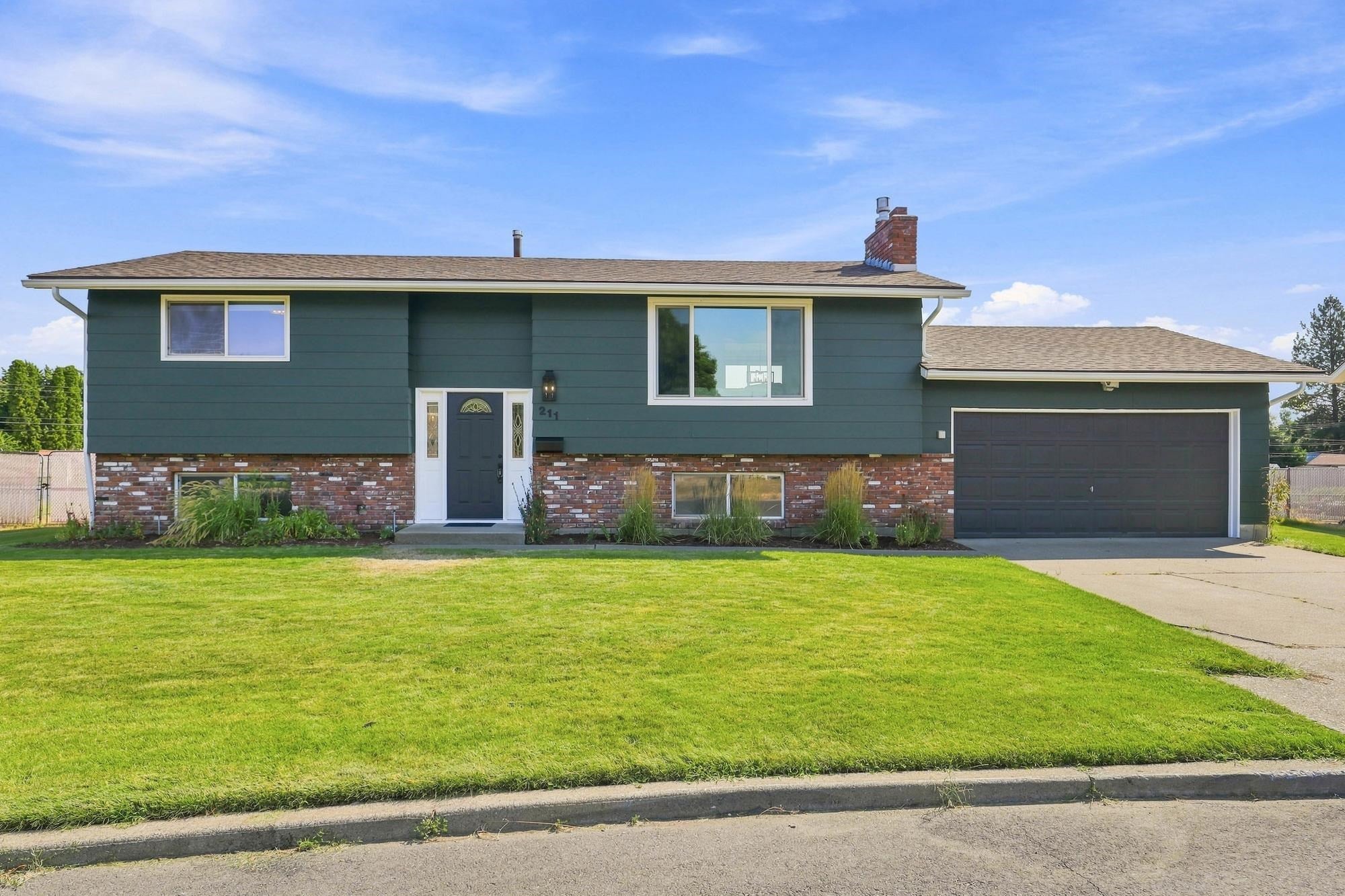 211 E Astor Dr — photo