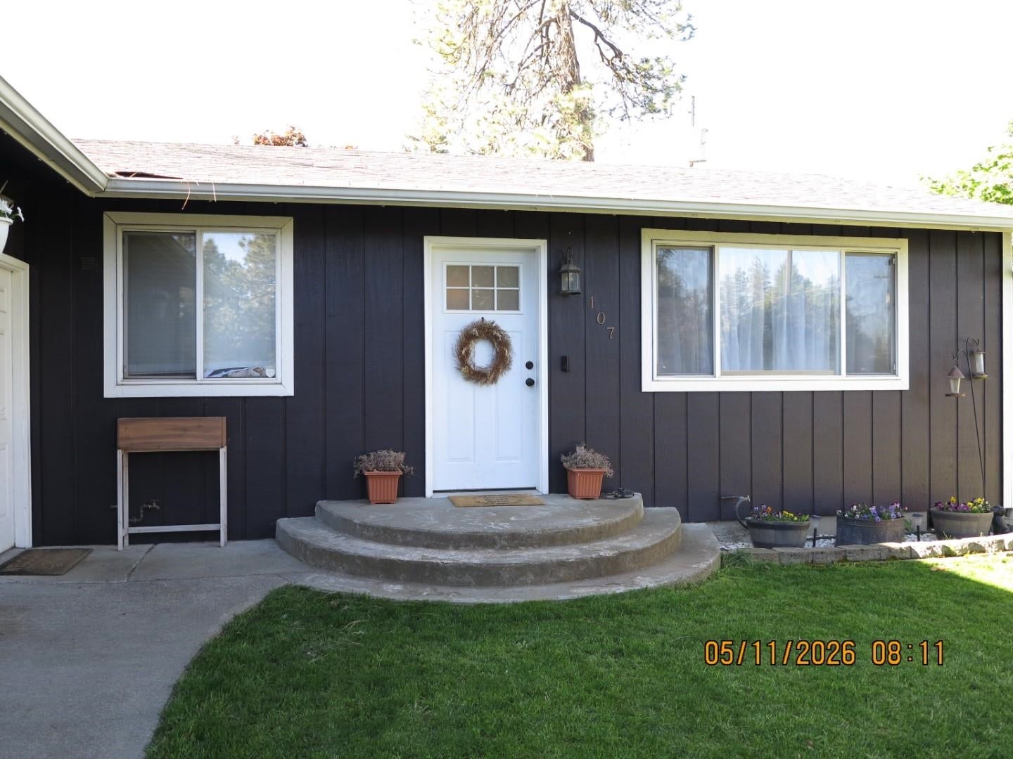 107 W James St — photo