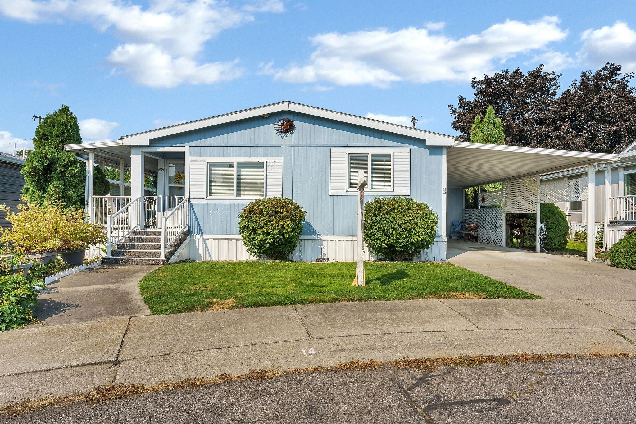 210 S Blueberry Pl — photo