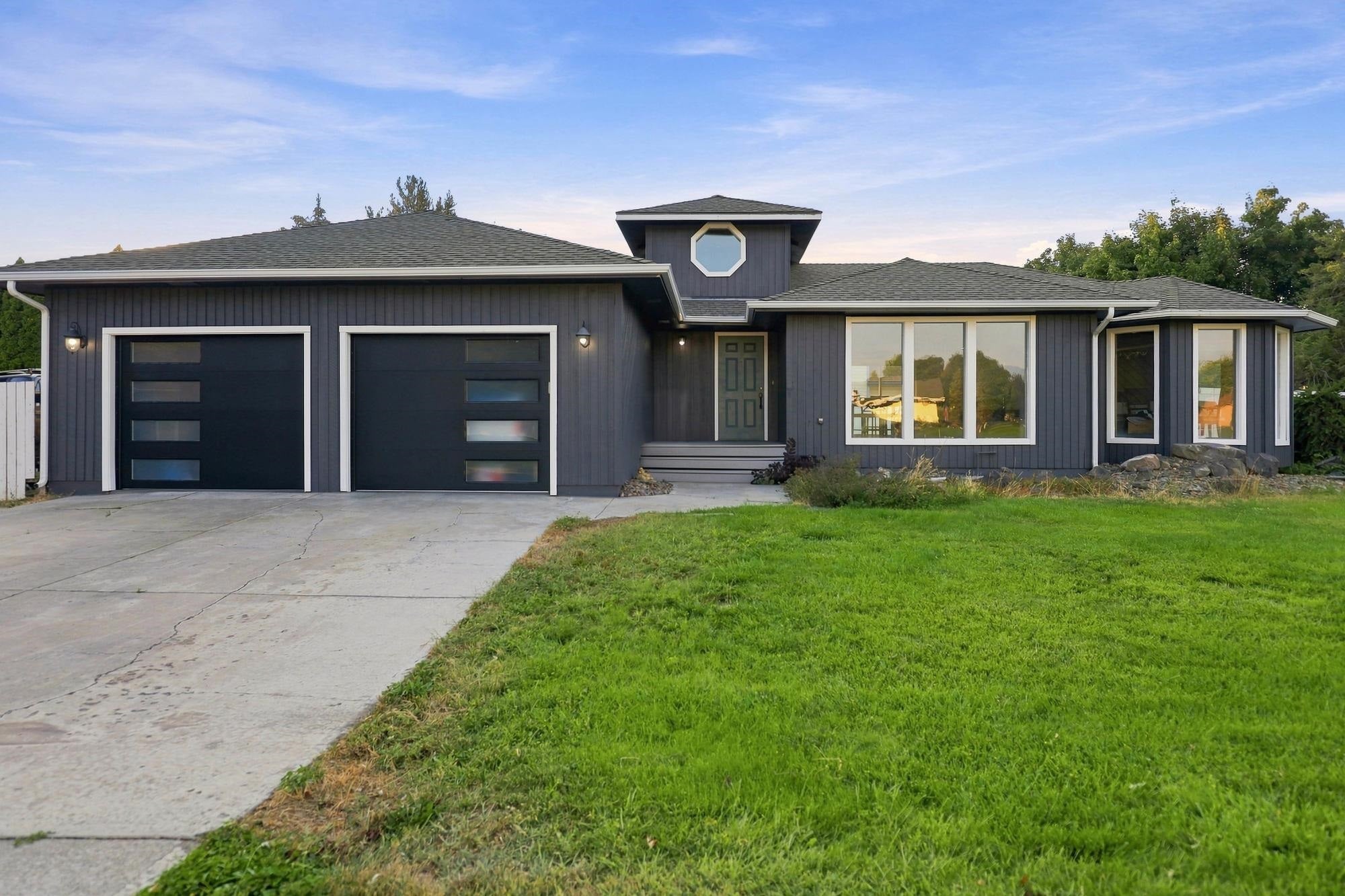 3618 S Loretta Dr — photo