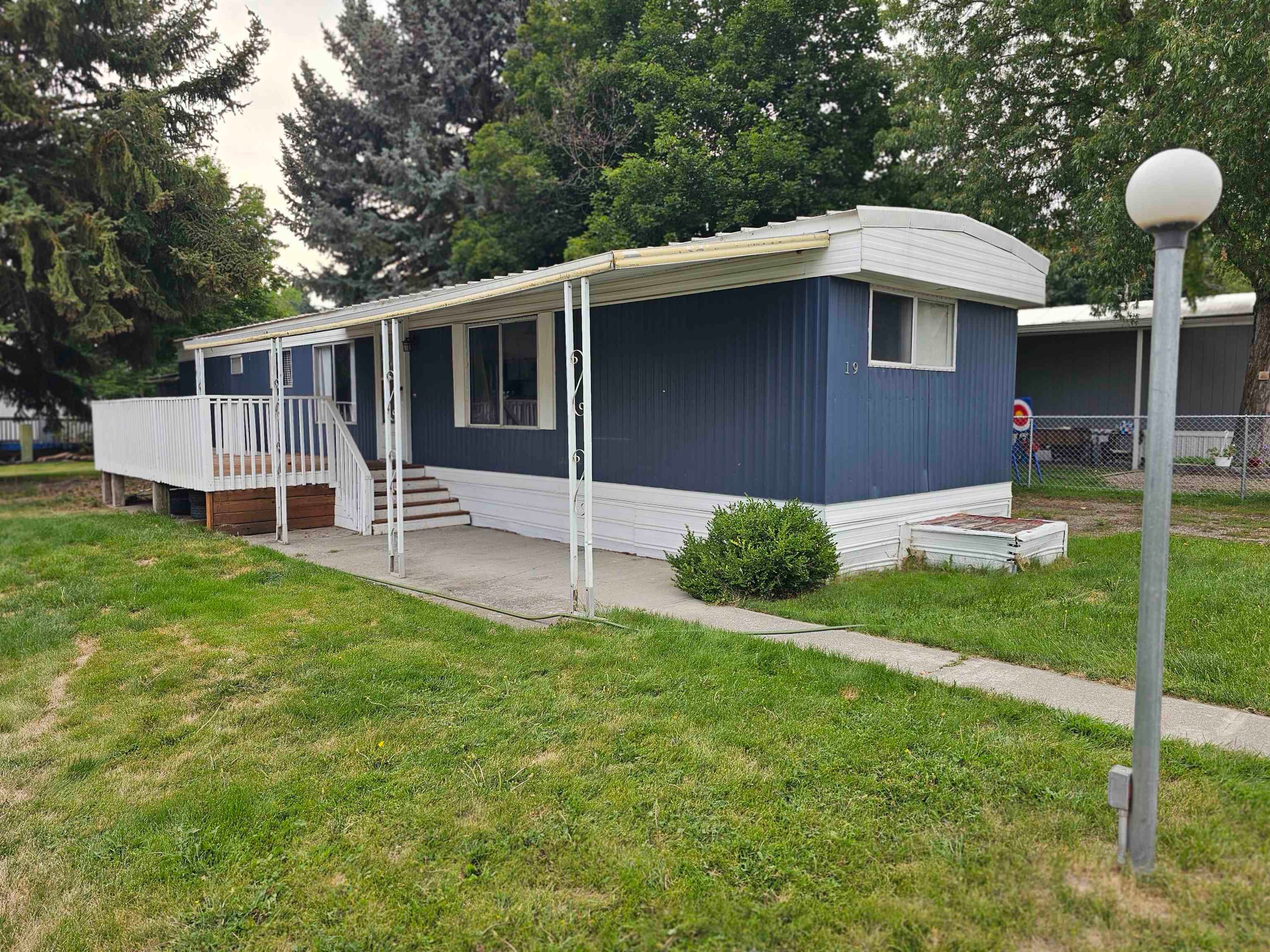 3110 E Chattaroy #19 Rd — photo