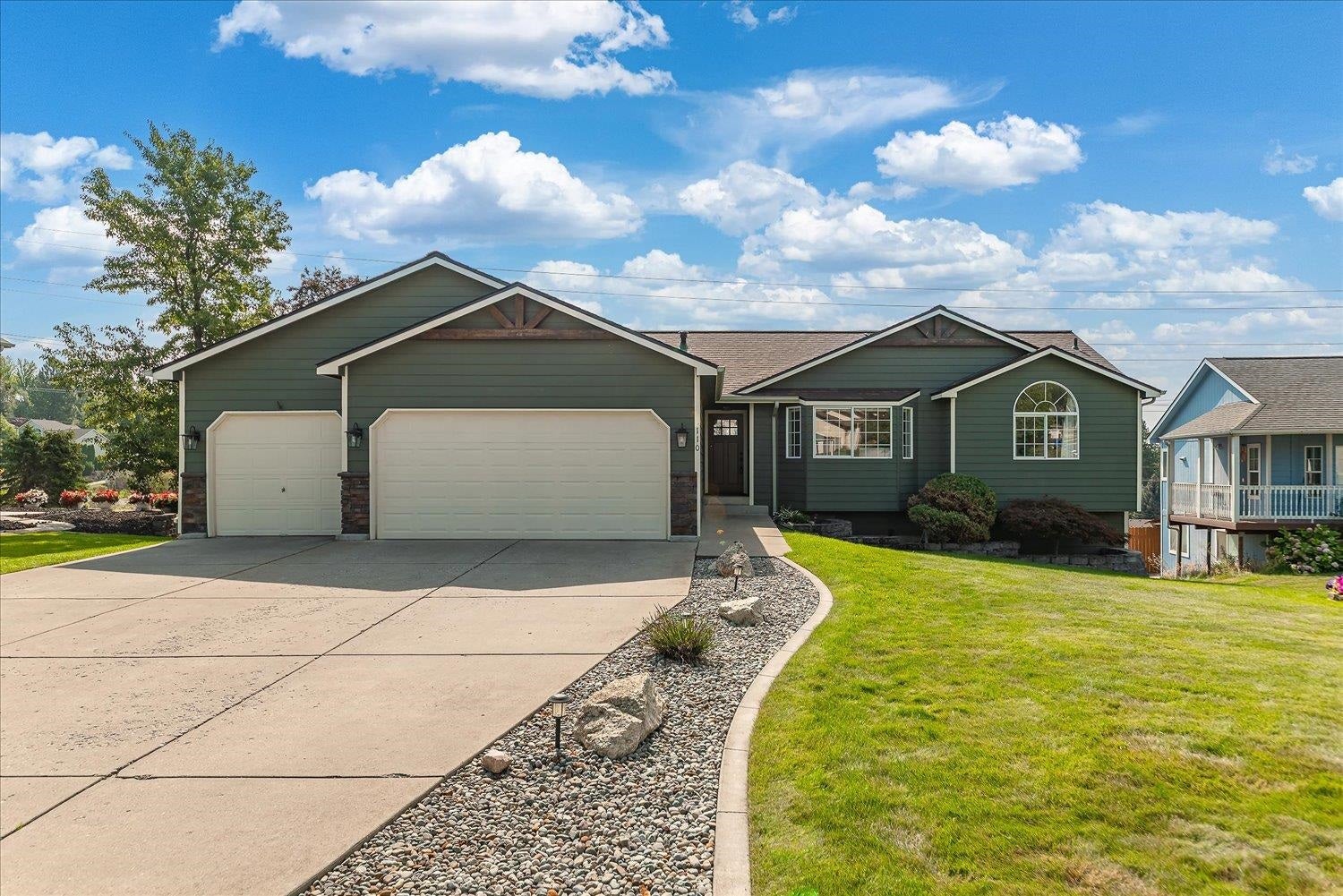 8110 E Sommerset Dr — photo