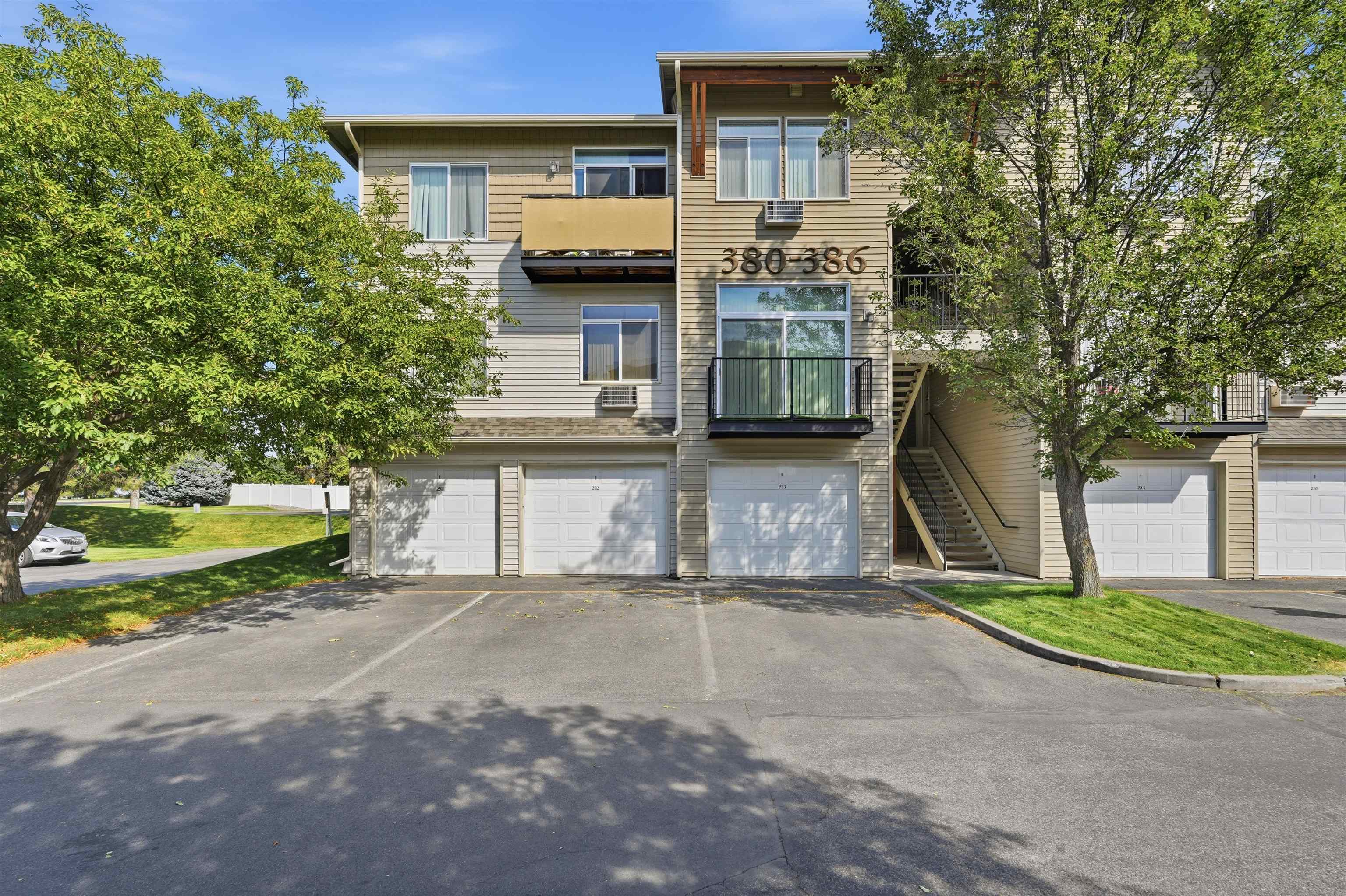 22855 E Country Vista Dr — photo