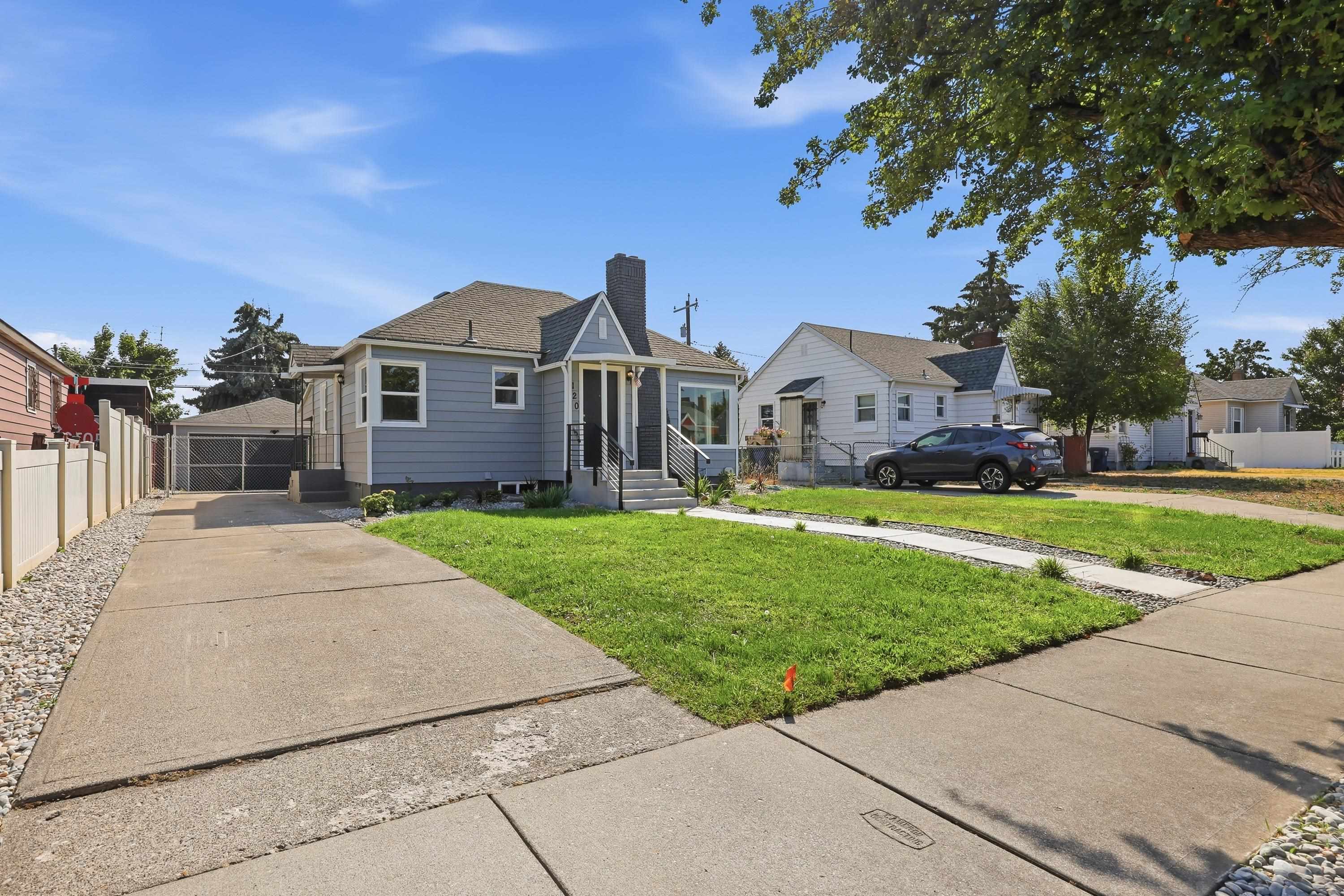 120 E Hoffman Ave — photo