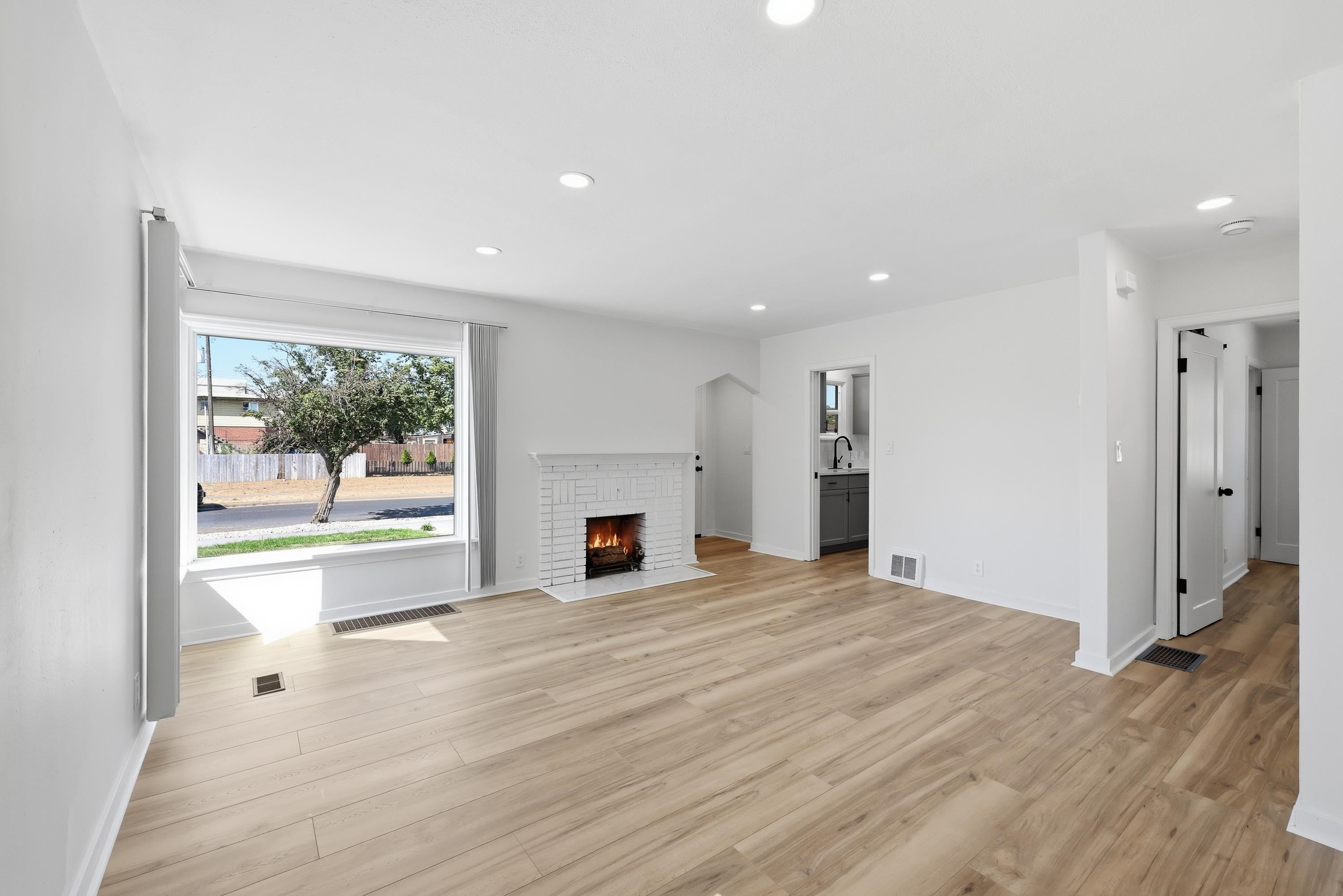 120 E Hoffman Ave, Spokane, WA 99208 — photo 3