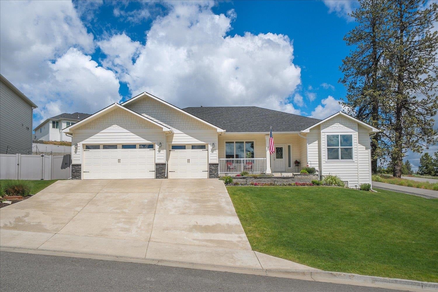 9302 W Floyd Dr — photo