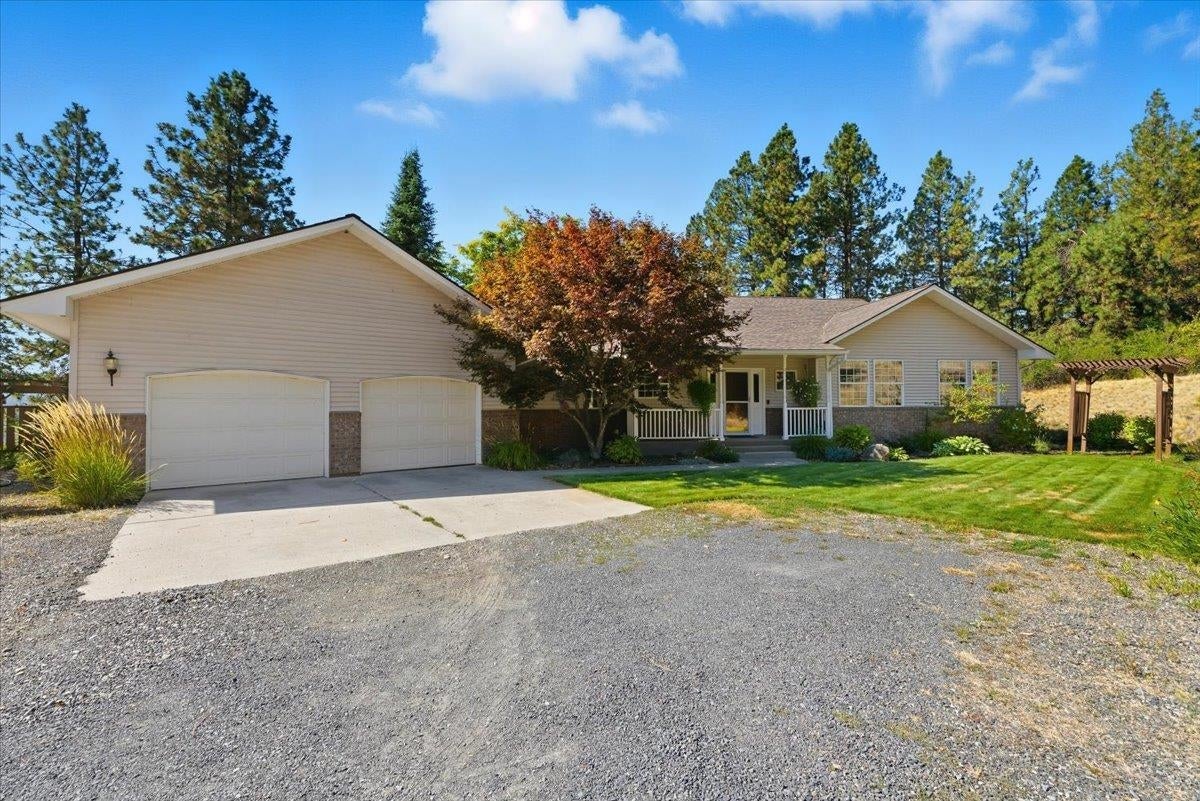 10924 S Latah Ln — photo