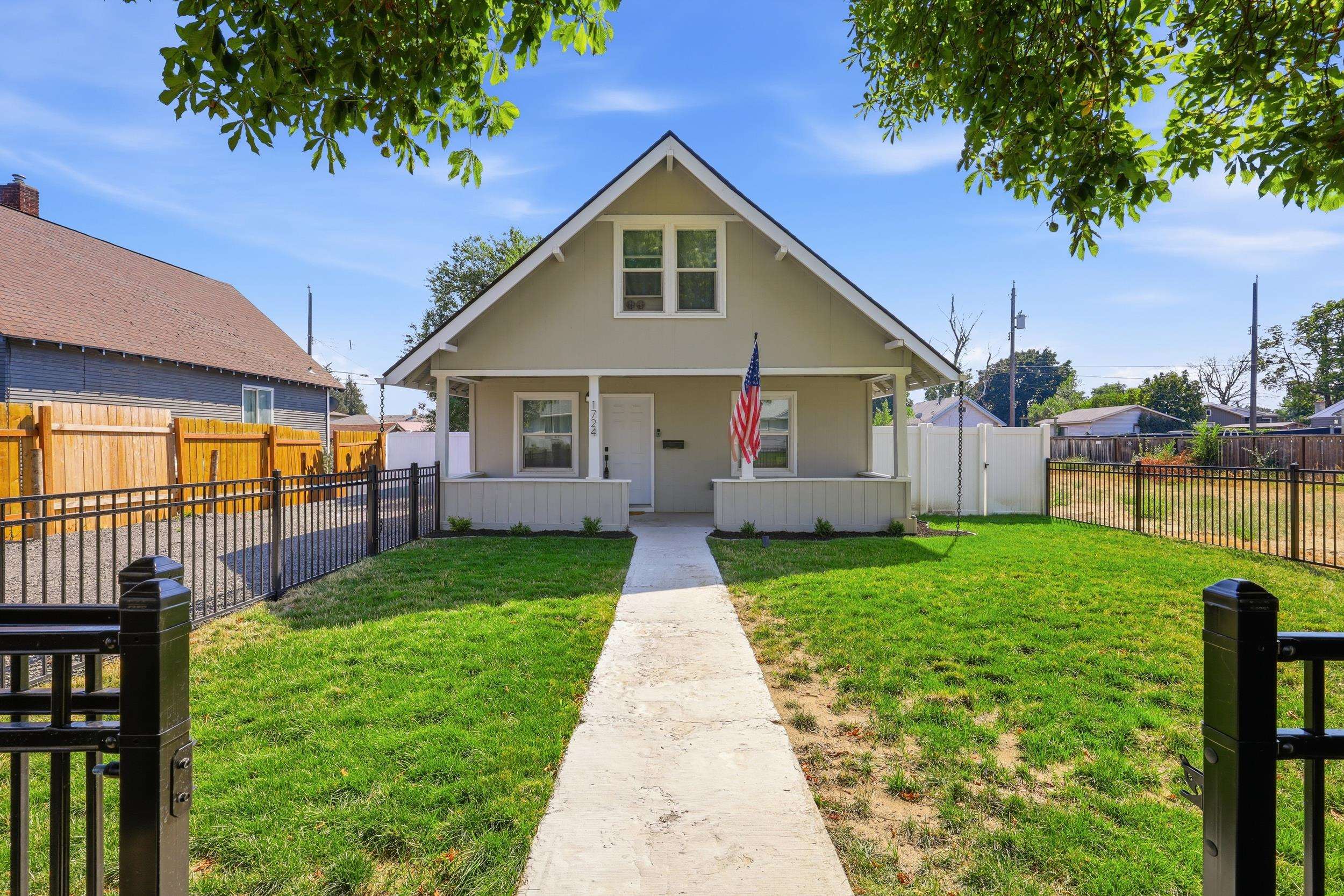 1724 E Rich Ave — photo