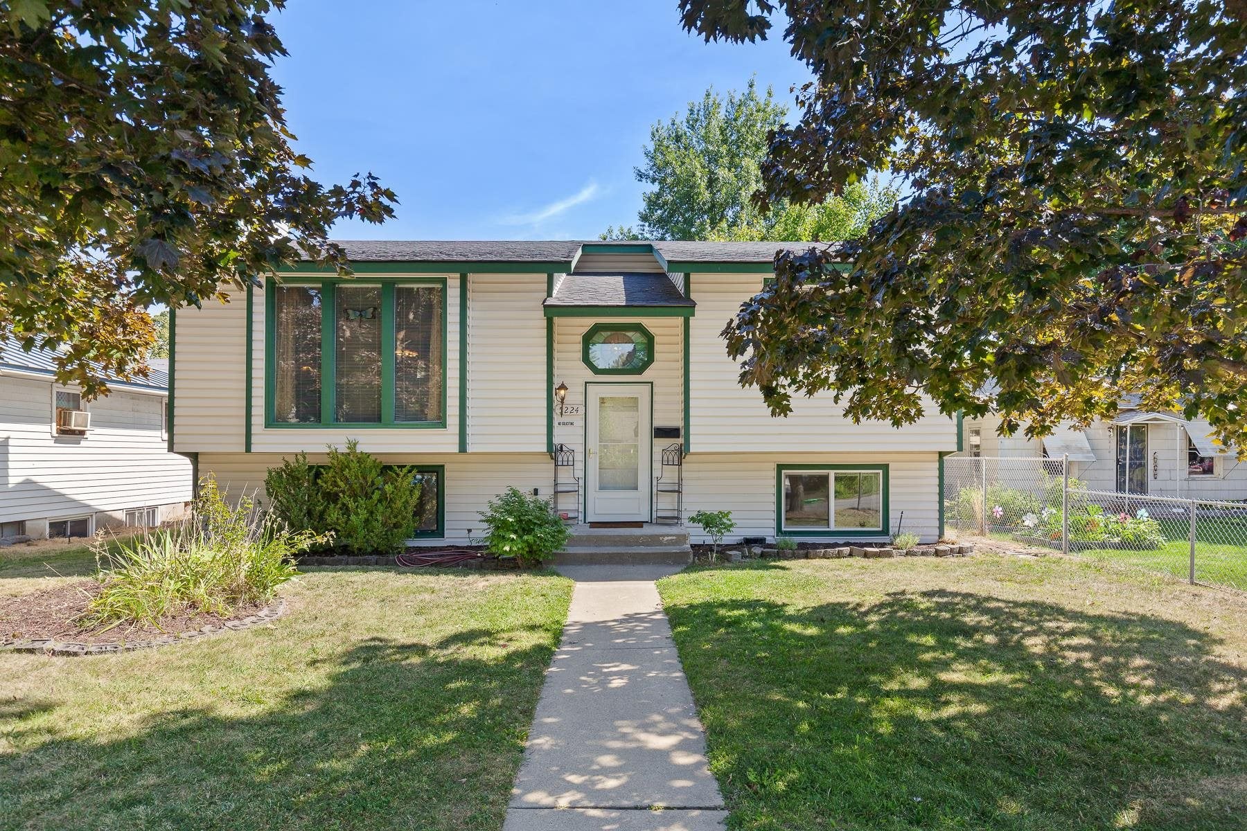 5224 N Jefferson St — photo