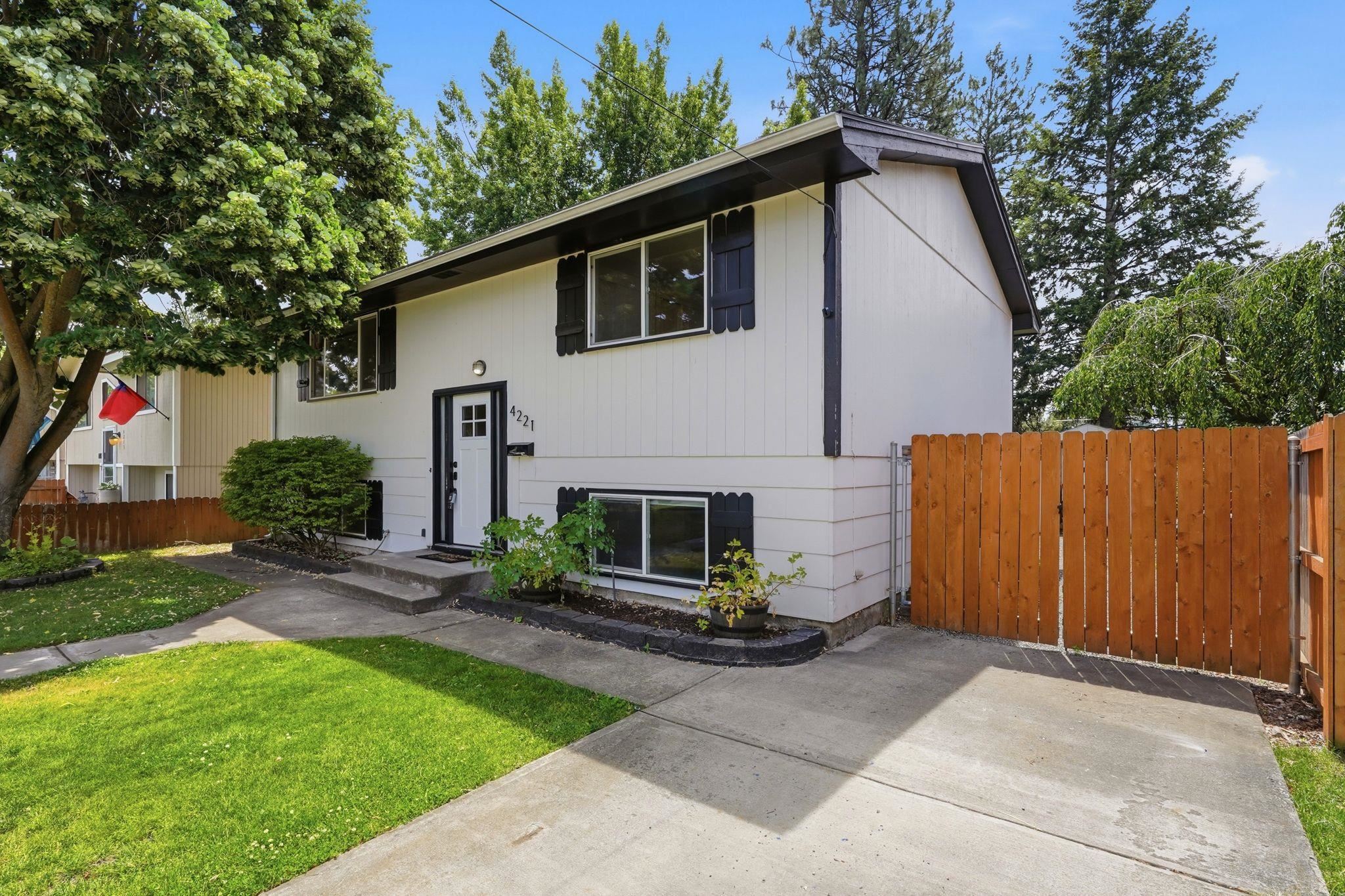 4221 W Everett Ave — photo