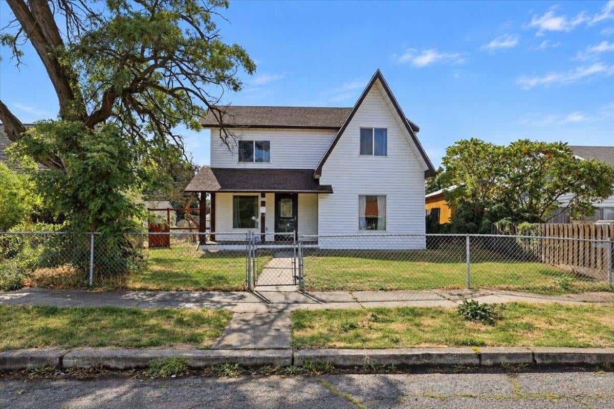 1712 E Queen Ave — photo